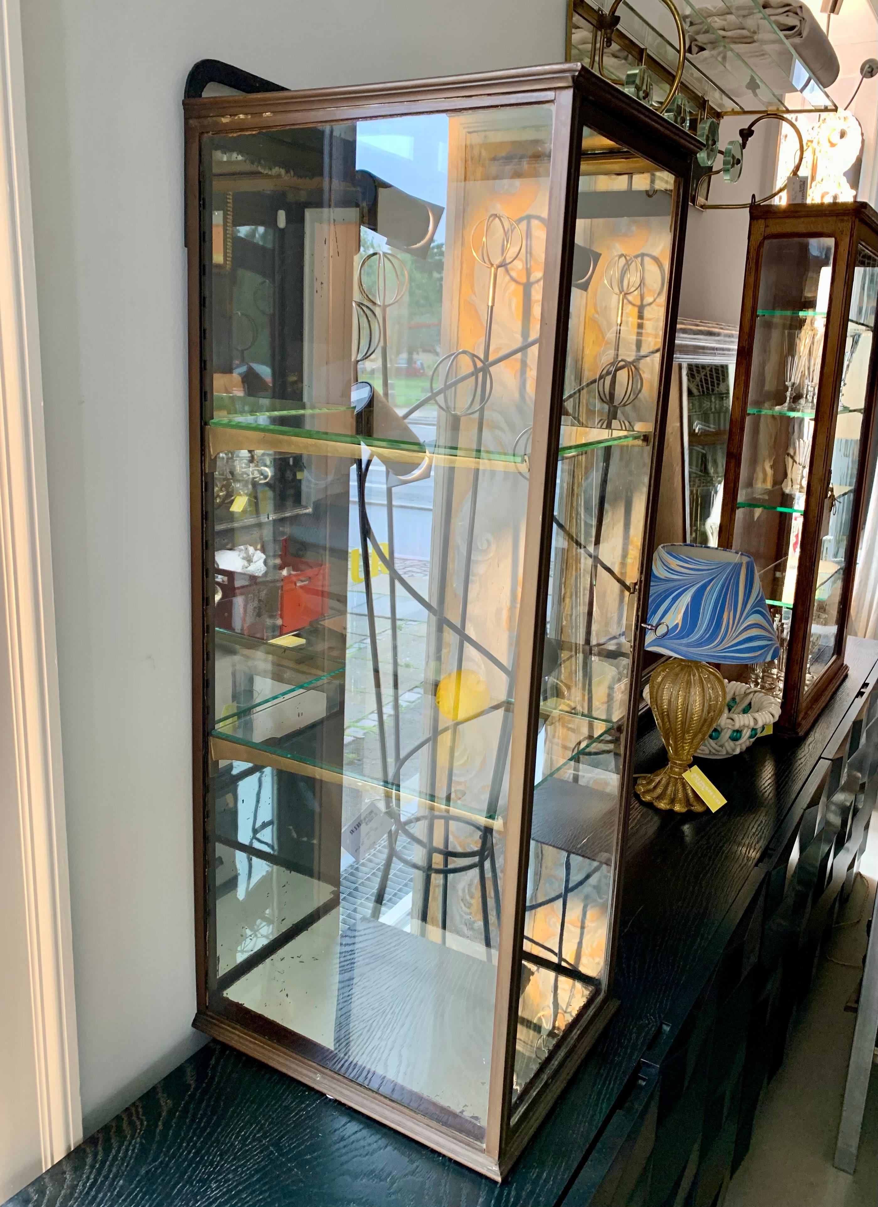 Vitrina de latón antiguo - Vitrine Francés en venta