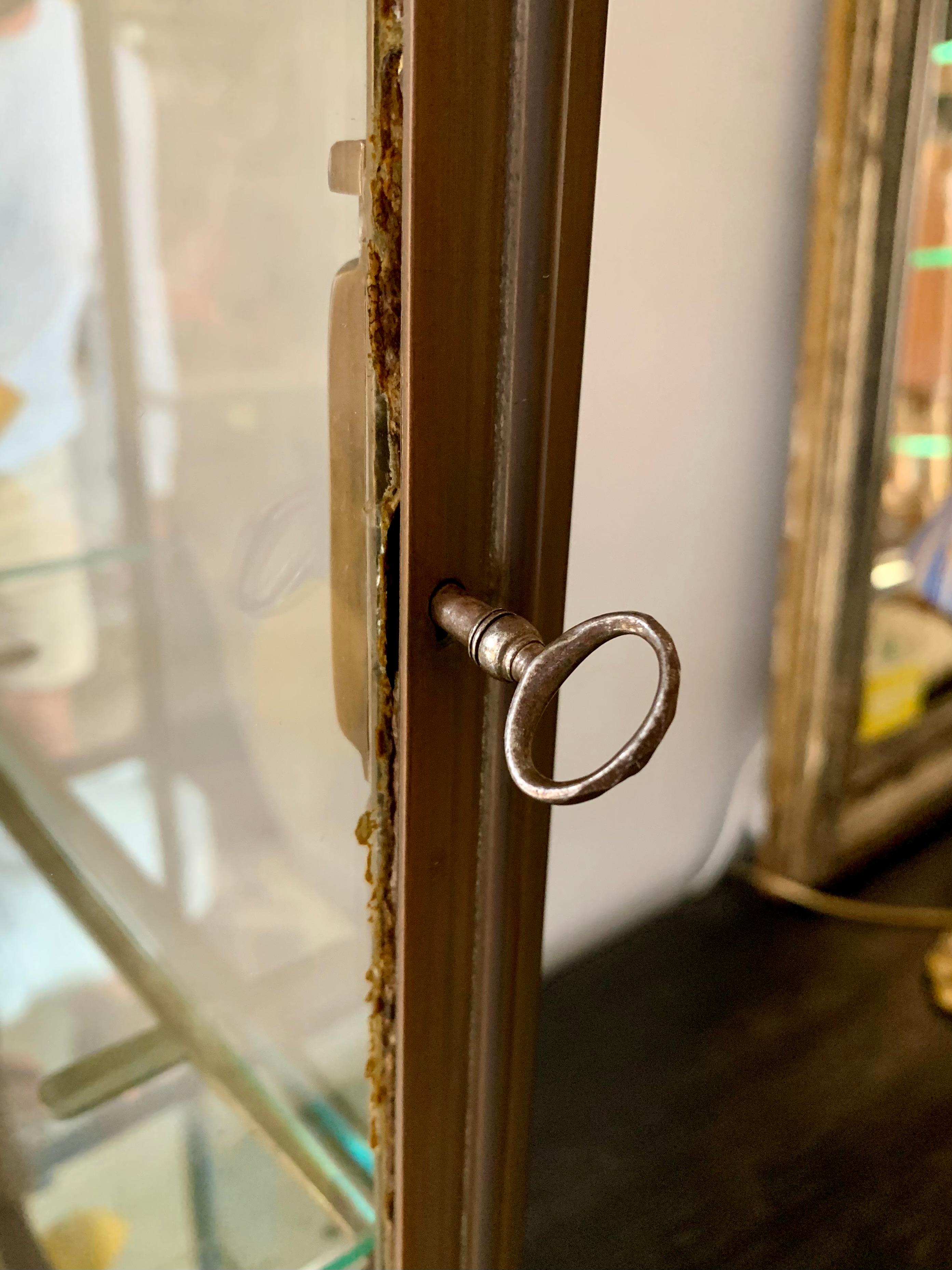Vitrina de latón antiguo - Vitrine principios del siglo XX en venta