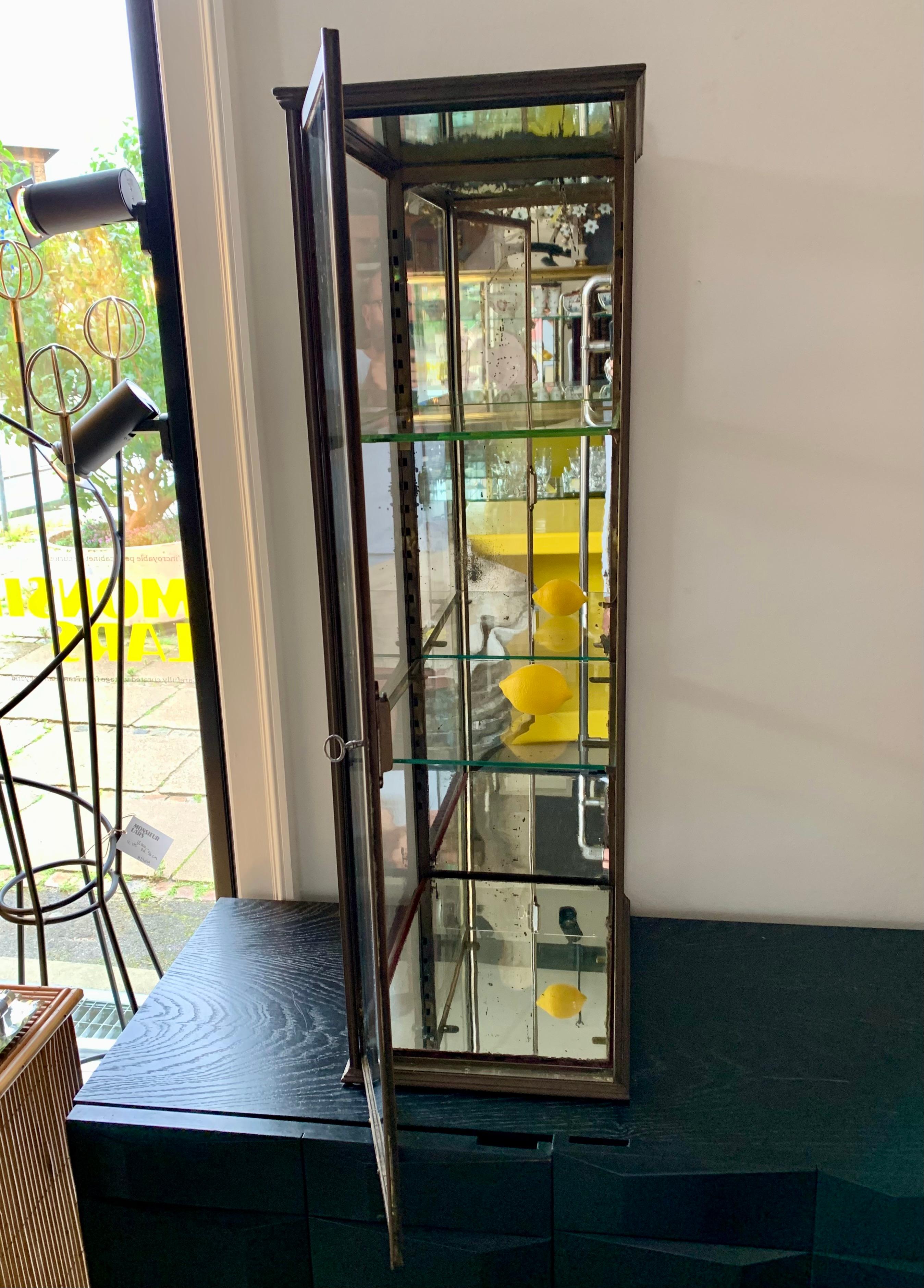 Vitrina de latón antiguo - Vitrine Latón en venta