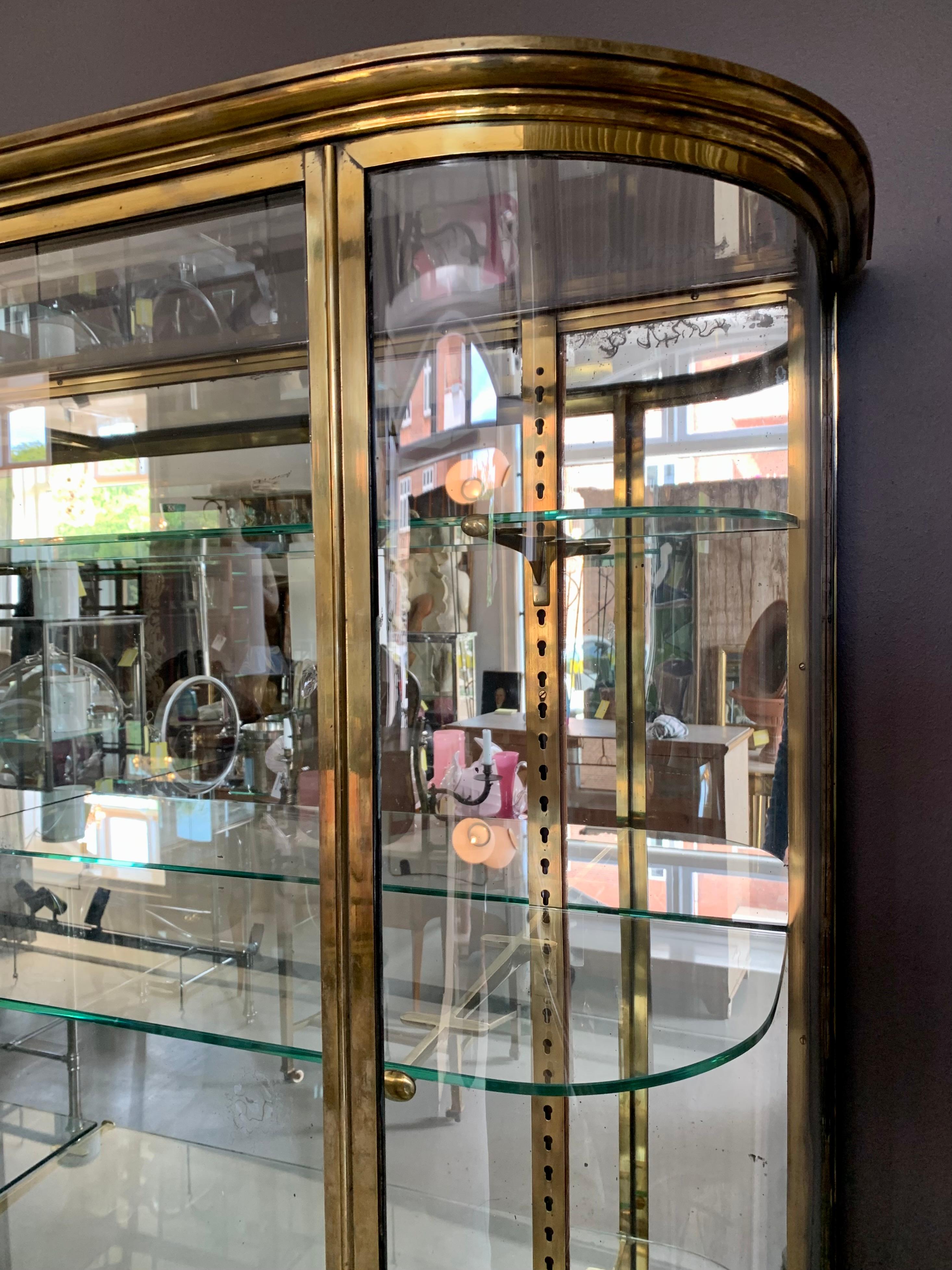 Vitrina de latón antiguo - Vitrine 1