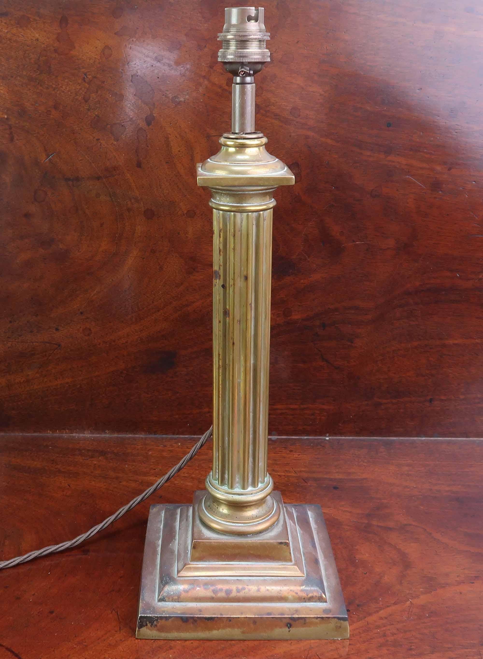 
Elegante lámpara de columna de latón

Pátina original

La lámpara se ha recableado conforme a las normas del Reino Unido.

Sin sombra

Envío gratuito al Reino Unido

 
 