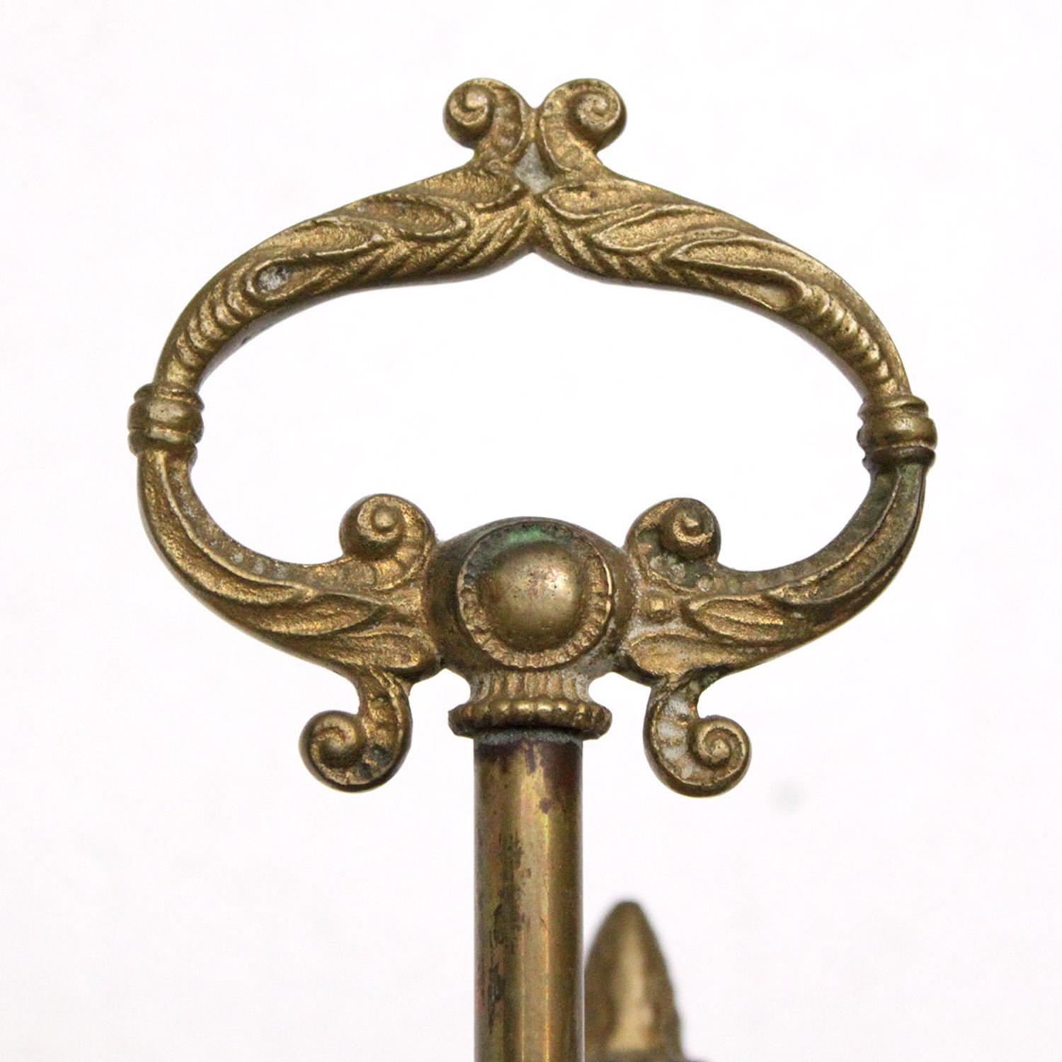Antike Doppelarm-Lampe aus Messing im Zustand „Gut“ im Angebot in San Francisco, CA