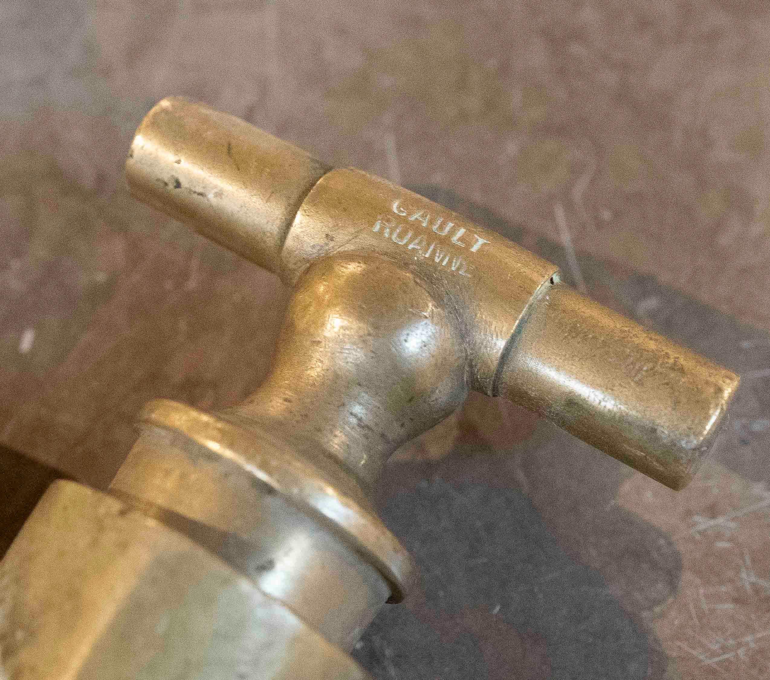 Rubinetto in ottone antico con ugello speciale e chiave a T in vendita 7
