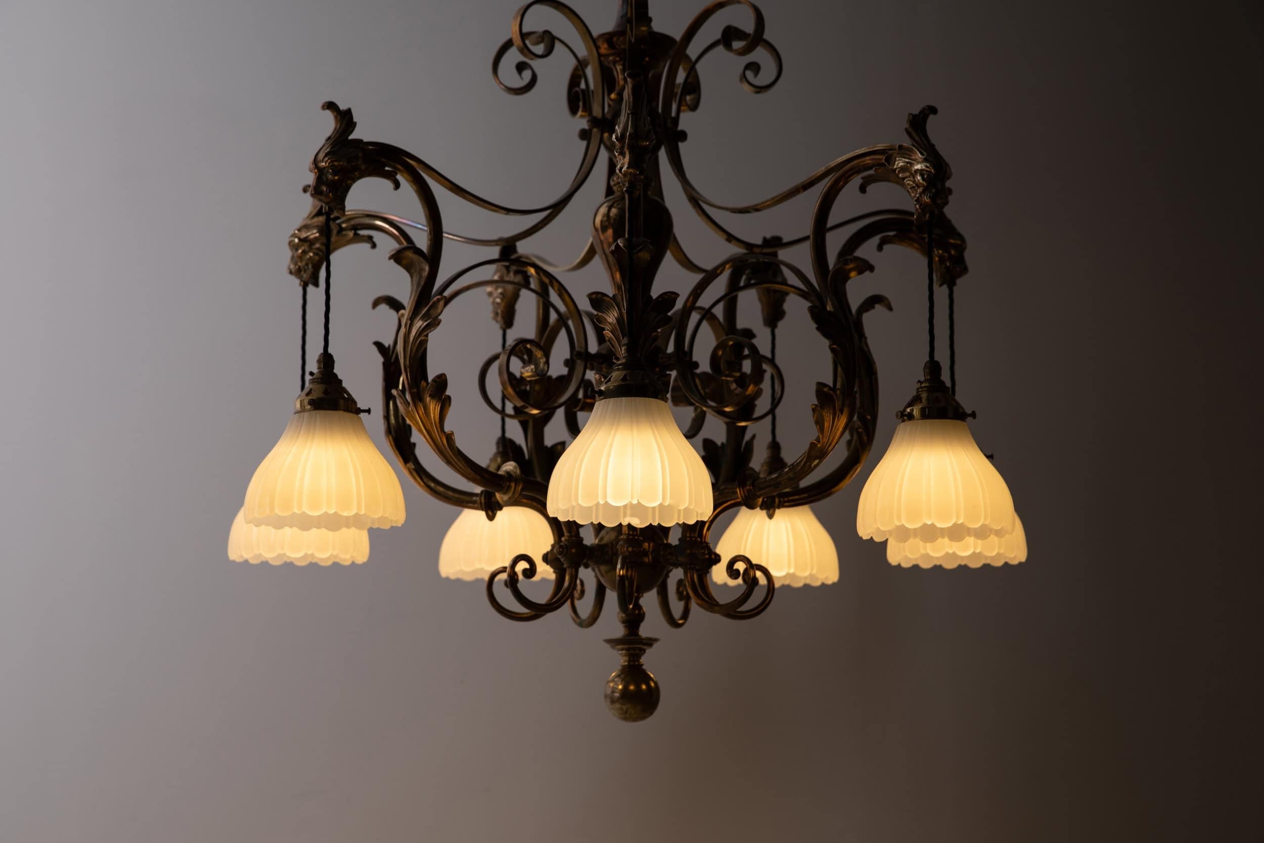 Antique Brass F&C Osler Moonstone Glass Chandelier Pendant Light, C.1920 In Good Condition For Sale In London, GB