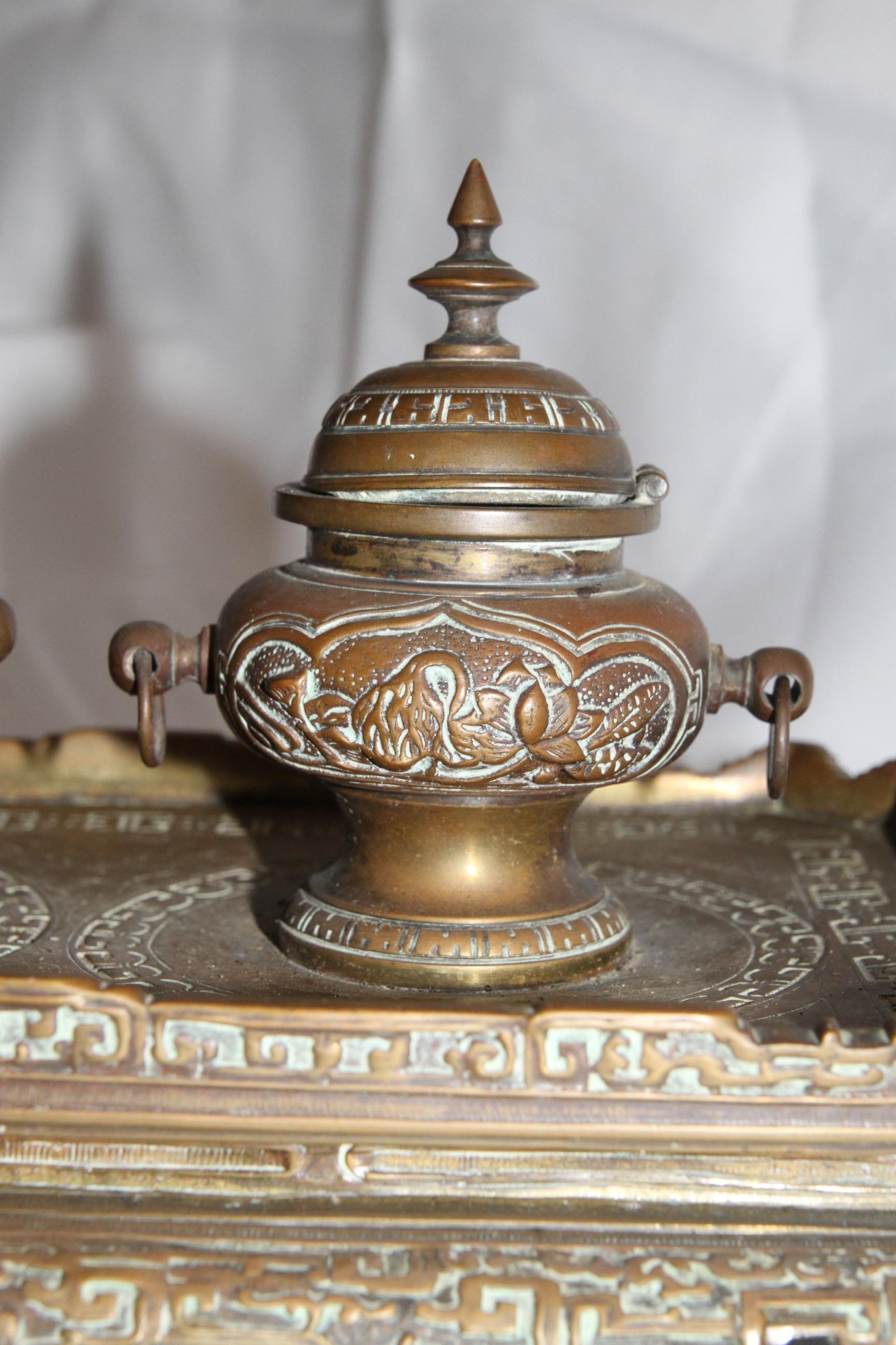 Americano Calamaio doppio in ottone antico Filligree in vendita