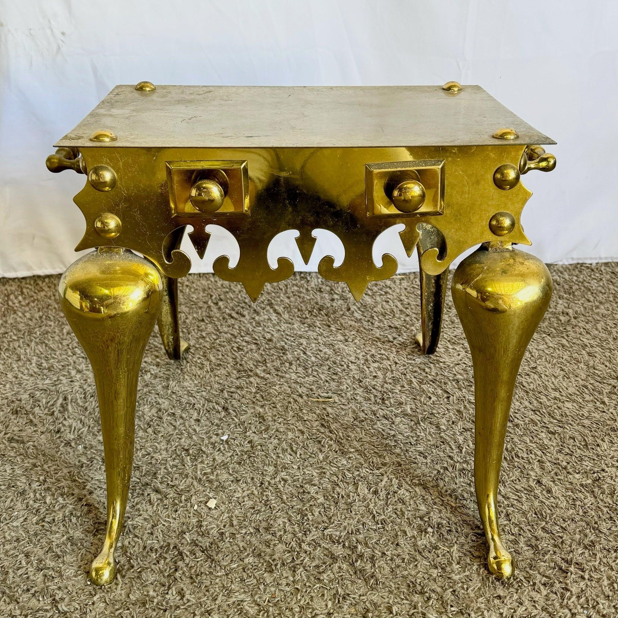 Antique Brass Fire Place Kettle Trivet/Side Table In Good Condition For Sale In Delray Beach, FL