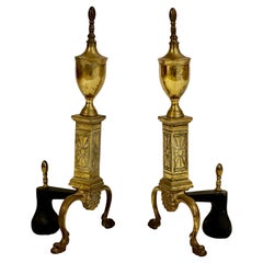 Andamios de latón antiguo para chimenea by Bennett