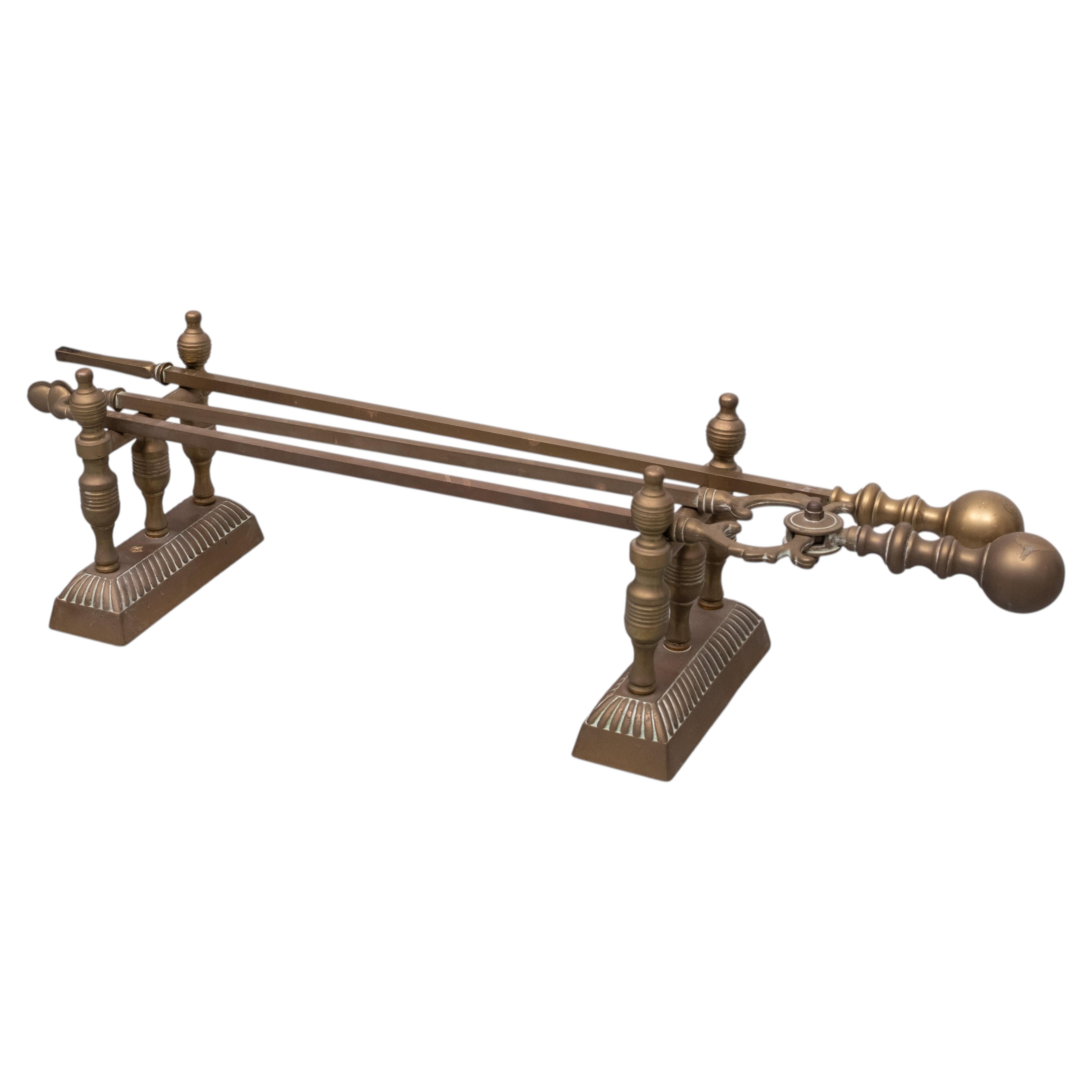 Antico set di strumenti per caminetto in ottone, stile vittoriano, Inghilterra, anni '80 del XIX secolo in vendita