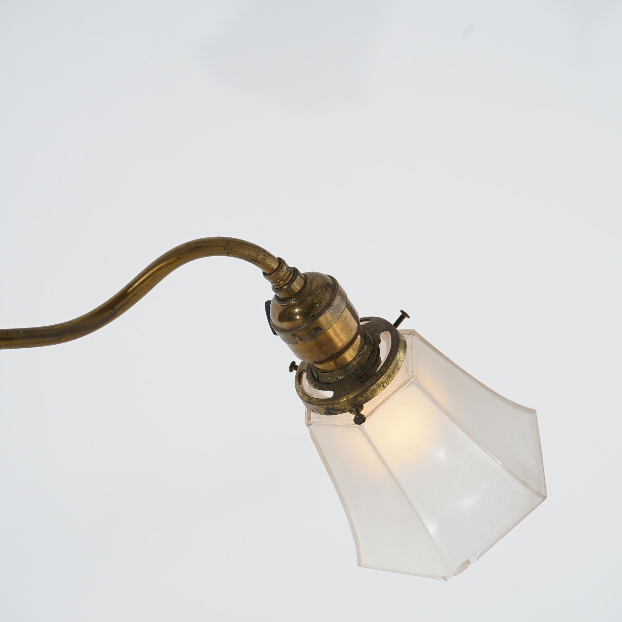 Plafoniera a due luci in ottone antico e metallo dorato Circa 1920 in vendita 8
