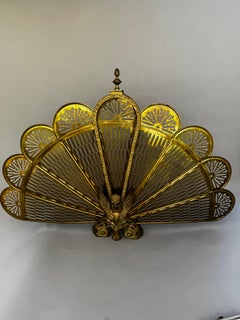 Grifo de latón antiguo y pavo real plegable Fire Guard - Edwardian Chimenea c.1900s