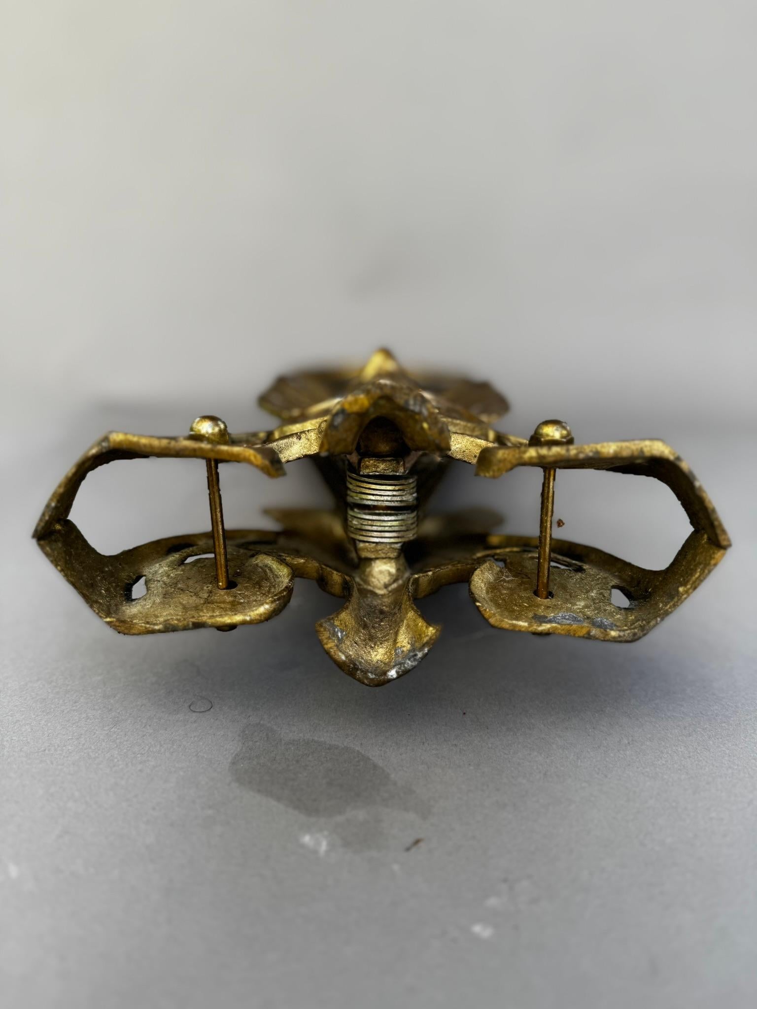 Grifo de latón antiguo y pavo real plegable Fire Guard - Edwardian Chimenea c.1900s Latón en venta