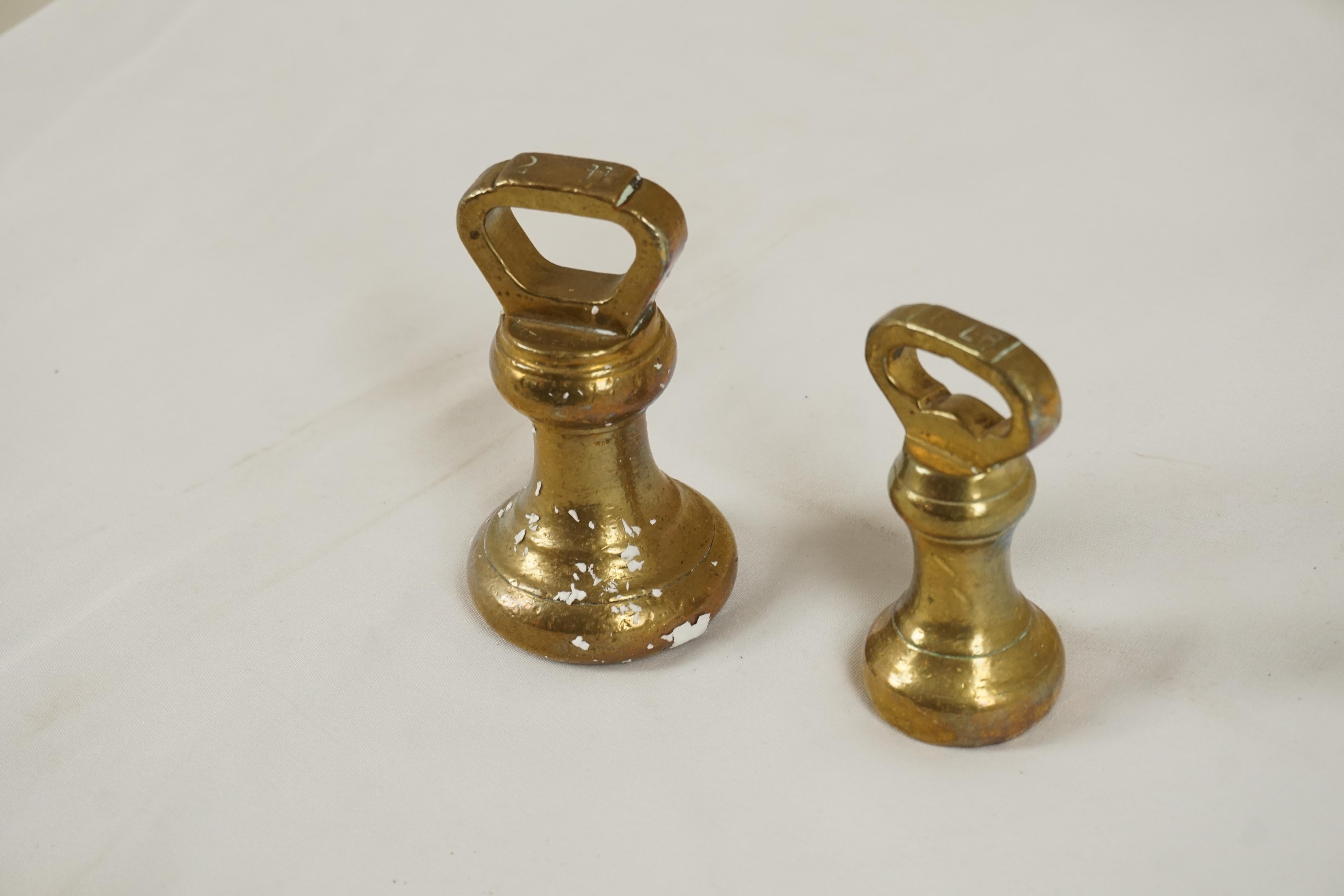 Antique brass grocery balance bell weights, Victorian, Scotland 1880, B78Ay

Scotland 1880
Solid brass
Bell shaped weight
1lb and 2lbs

Measutres: 1lb - 1 3/4