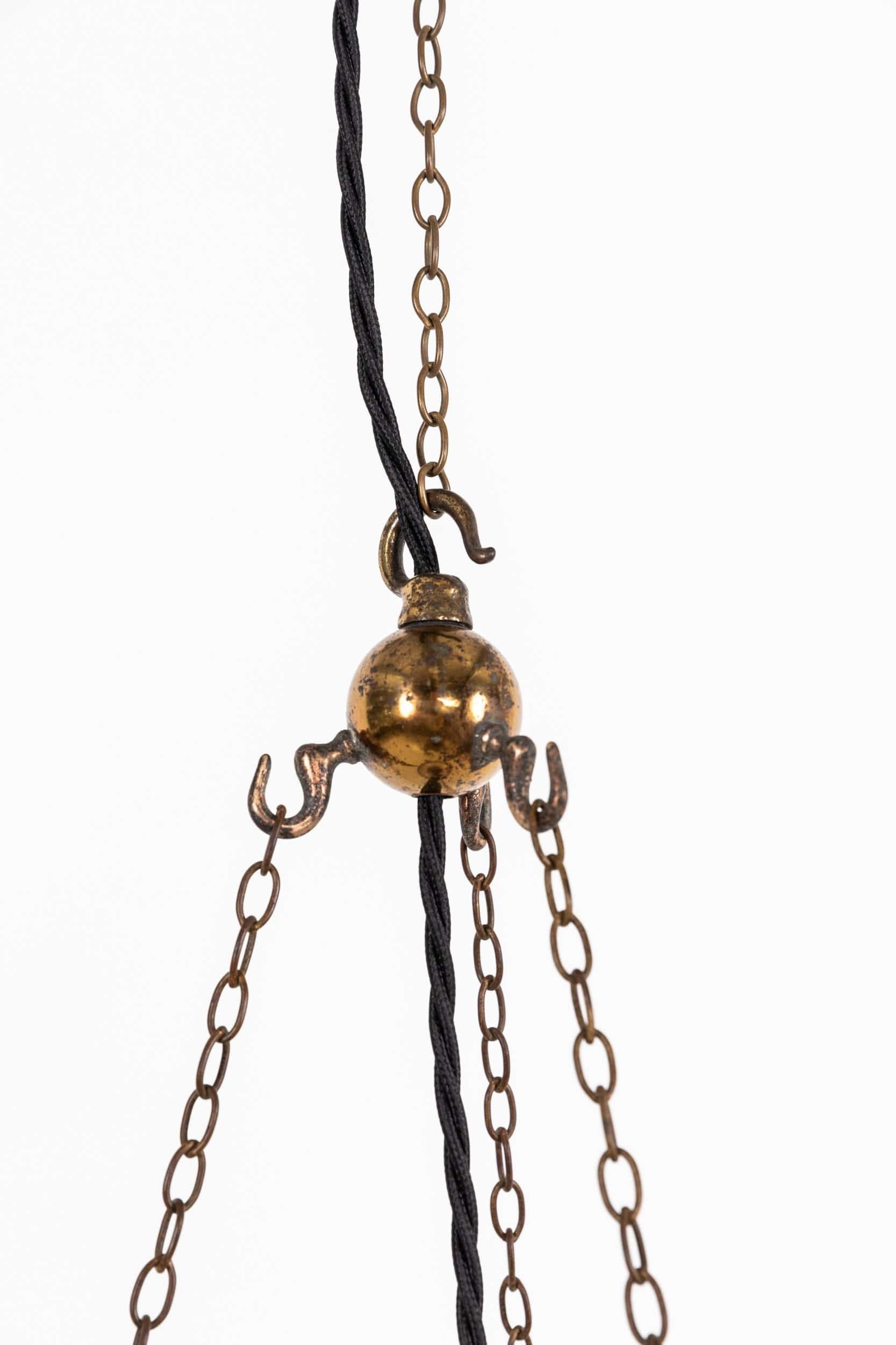 Inglese Lampada Plafonnier in vetro prismatico a spillo in ottone antico C. Blondel, 1920 ca. in vendita
