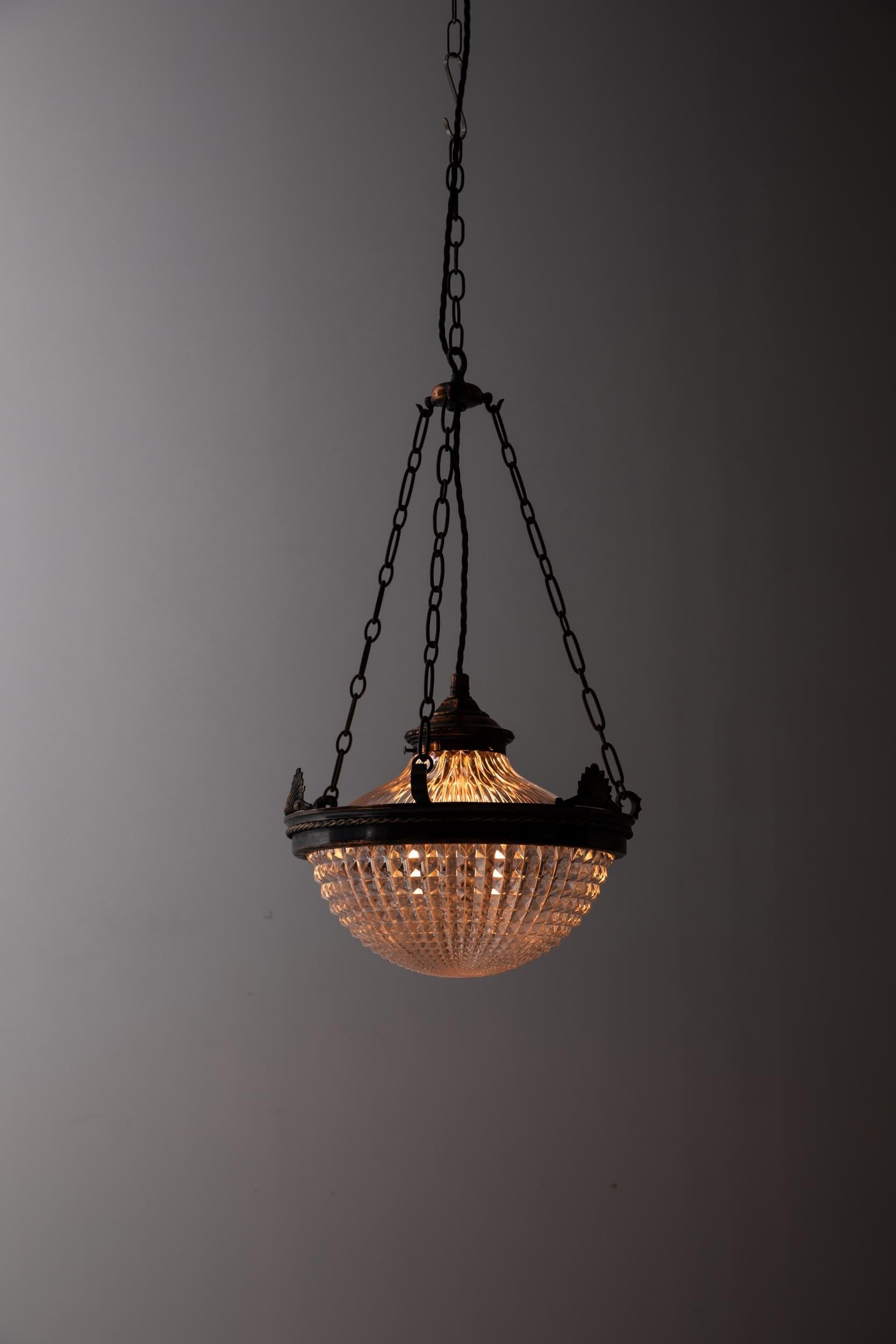 Lámpara Plafonnier de latón antiguo Holophane Blondel Stiletto de cristal prismático, c.1920 Presionado en venta