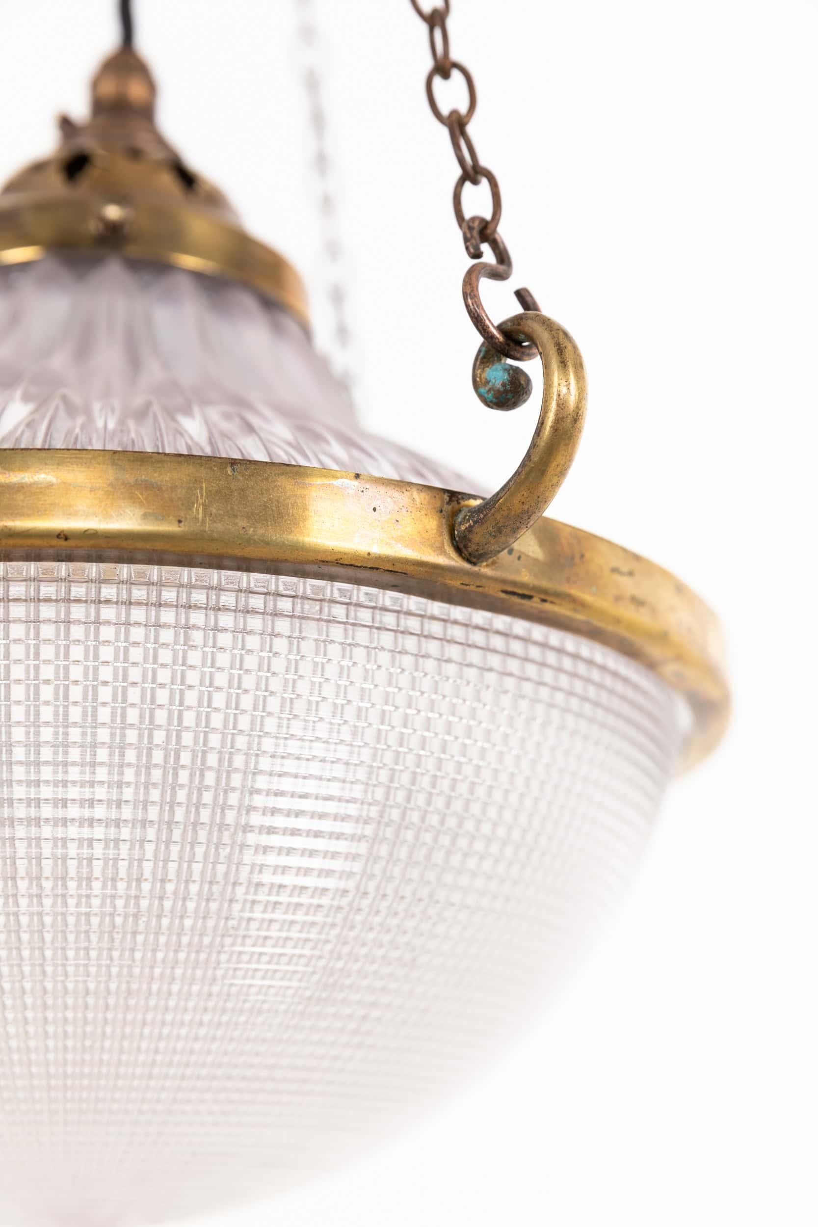 Lampada Plafonnier in vetro prismatico a spillo in ottone antico C. Blondel, 1920 ca. In condizioni discrete in vendita a London, GB