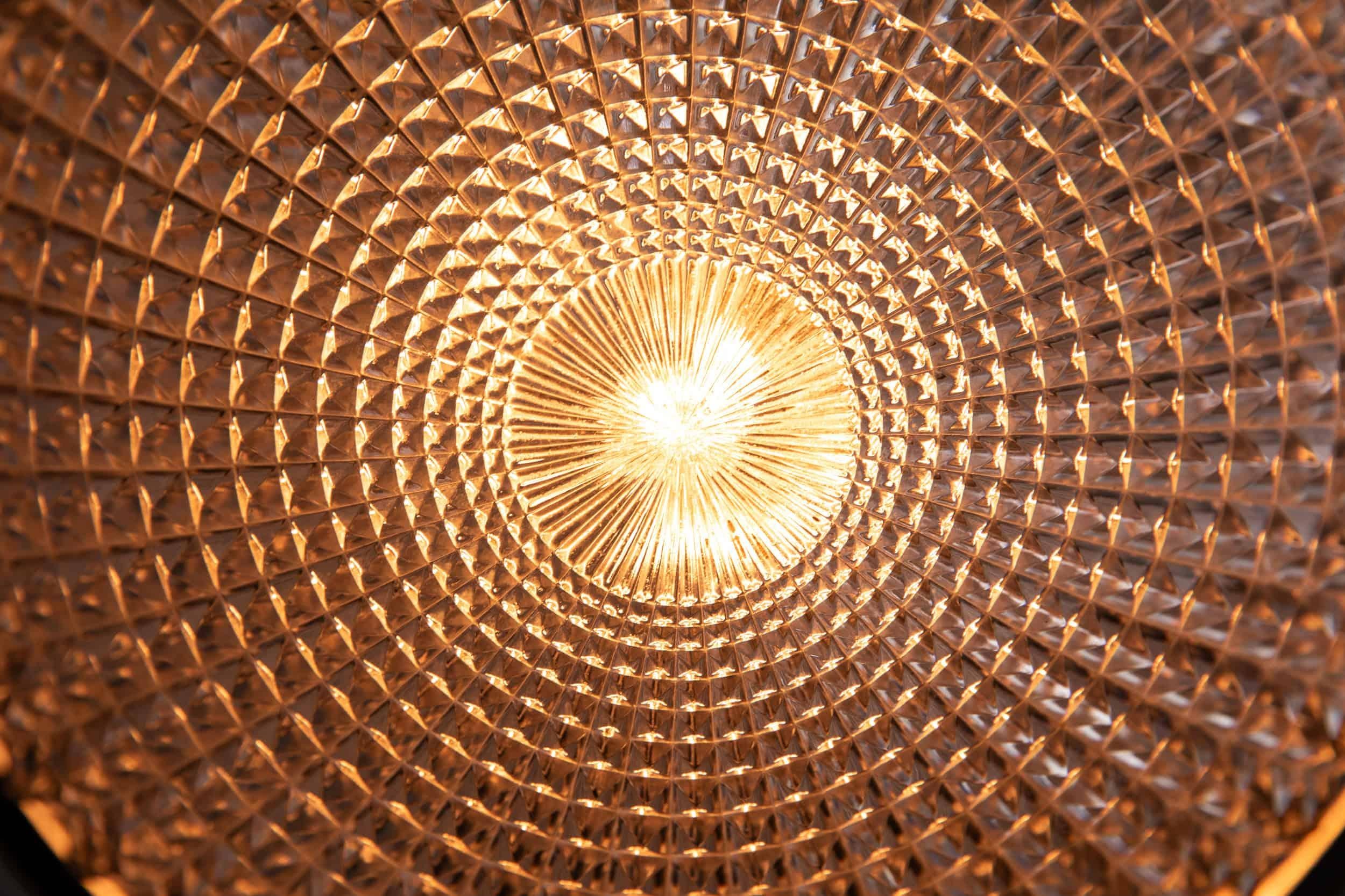Lámpara Plafonnier de latón antiguo Holophane Blondel Stiletto de cristal prismático, c.1920 principios del siglo XX en venta