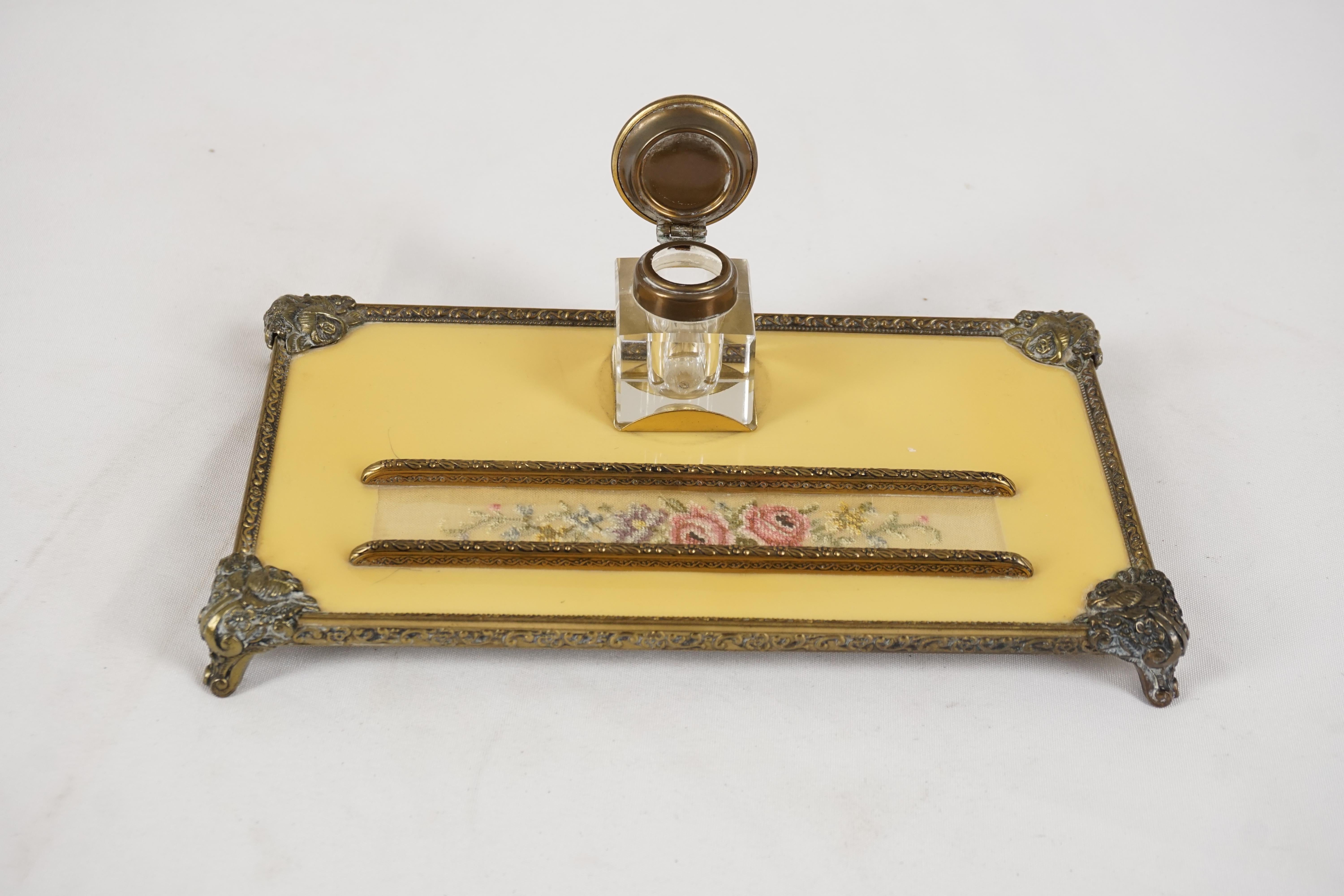 Antique Brass Inkstand, Rectangular Base, Scotland 1930, H559 In Good Condition For Sale In Vancouver, BC