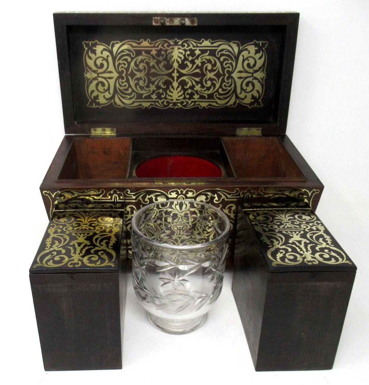 Cristal Boîte à thé antique en acajou incrusté de laiton de style Regency Gillows Lancaster en vente