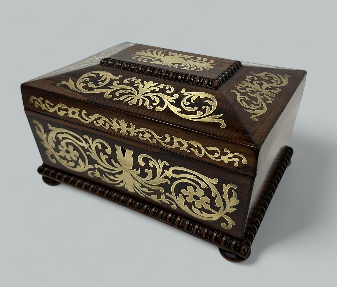 Antique Brass Inlaid Rosewood English Jewelry Sewing Casket Gillows Lancaster In Good Condition For Sale In Dublin, Ireland