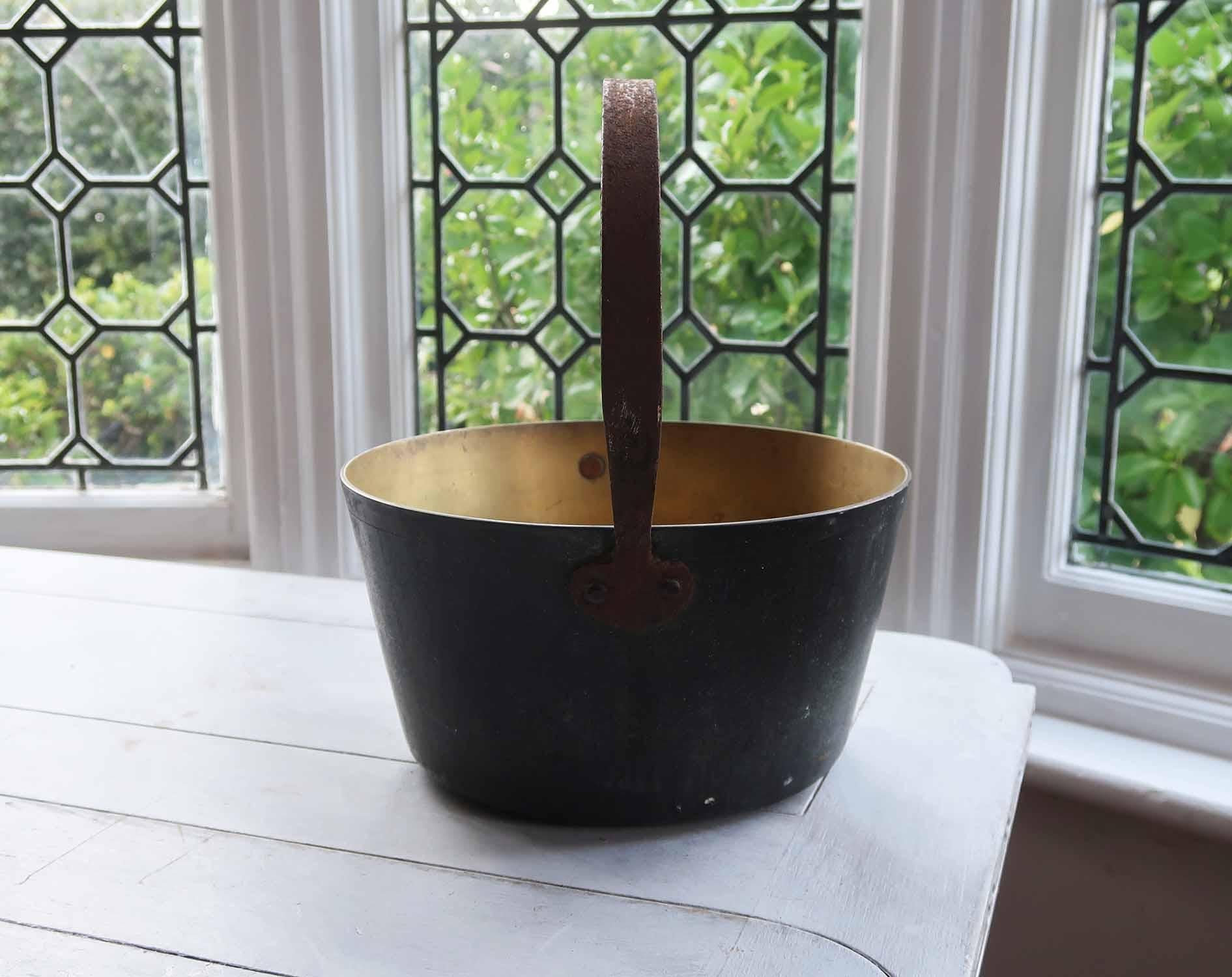 Arte popolare Pentola per marmellata in ottone antico. Inglese del XIX secolo in vendita