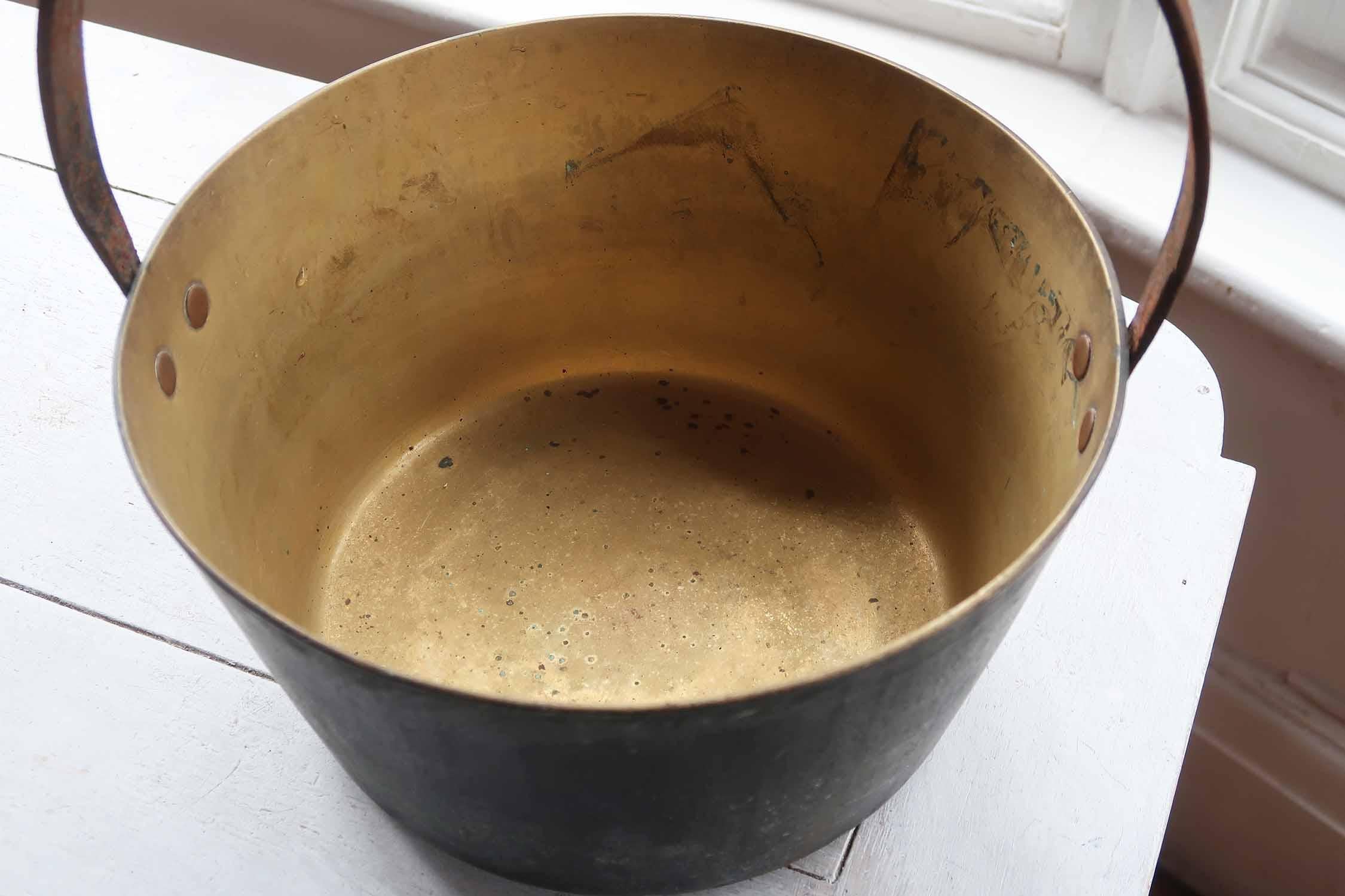 Calco Pentola per marmellata in ottone antico. Inglese del XIX secolo in vendita