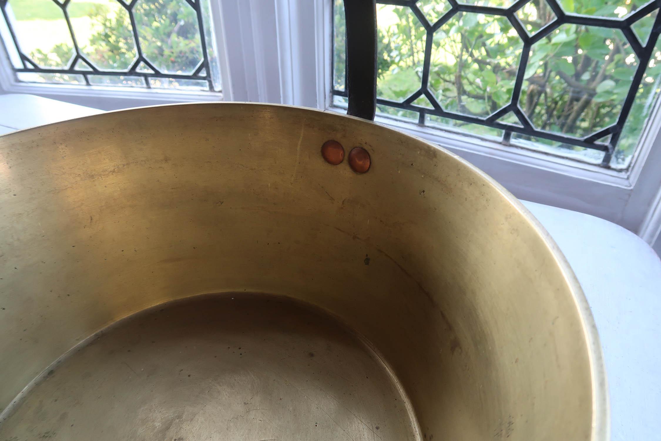 Antique Brass Jam Pan. English 19th Century In Good Condition For Sale In St Annes, Lancashire