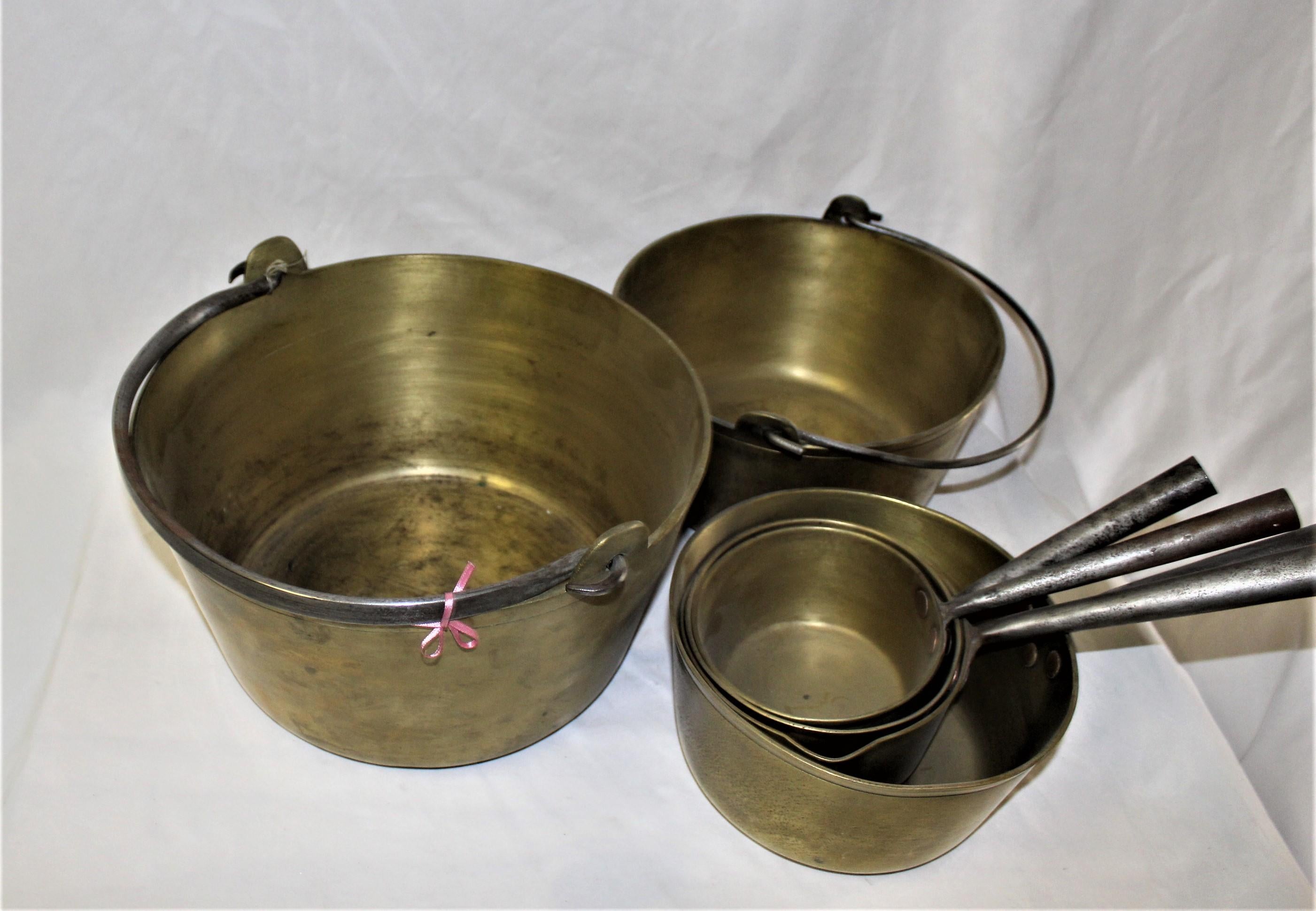 Début de l'époque victorienne Antique Brass Jam Pots England Steel Handles Set of 6 Pots en vente