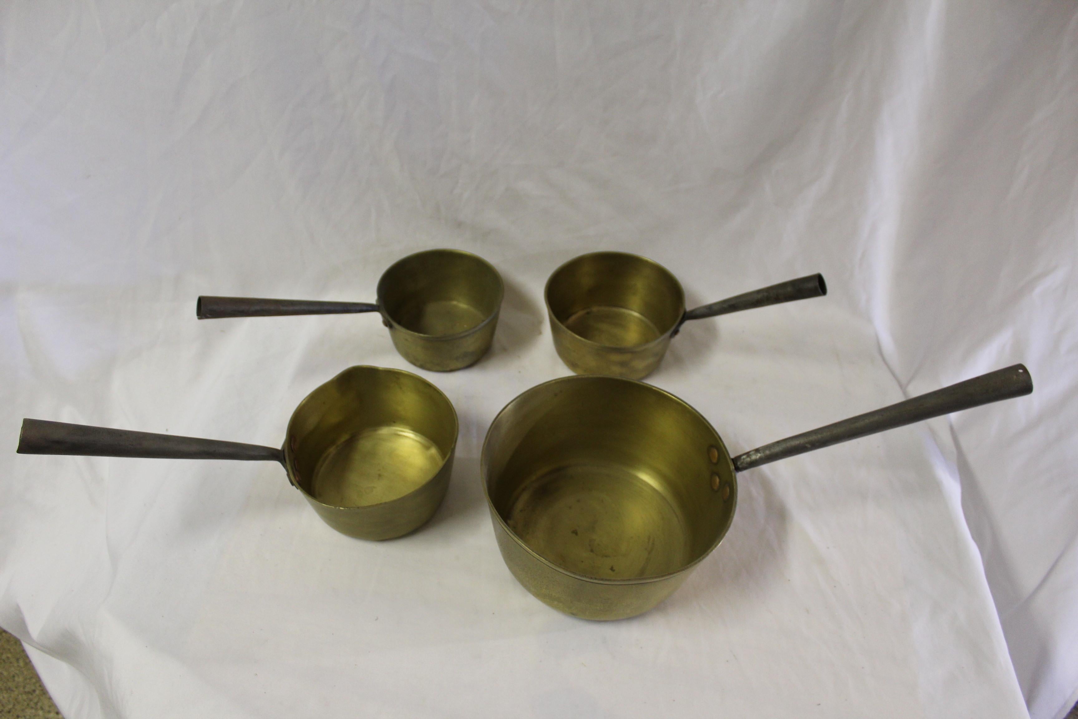 Antique Brass Jam Pots England Steel Handles Set of 6 Pots In Good Condition For Sale In Los Angeles, CA