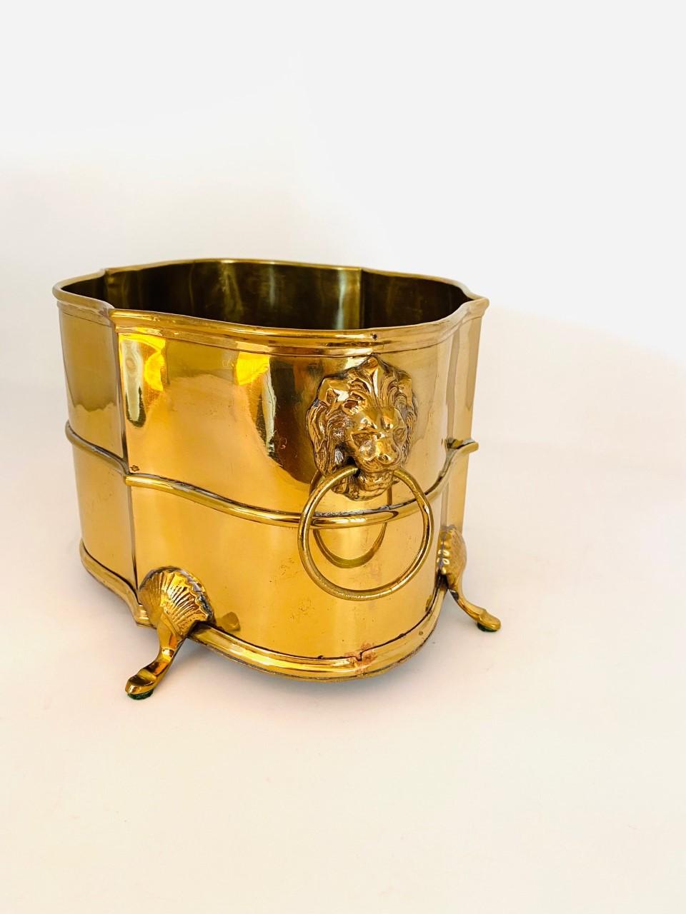 Antique Brass Jardiniere Planter with Lion Head and Feet Details For Sale 7