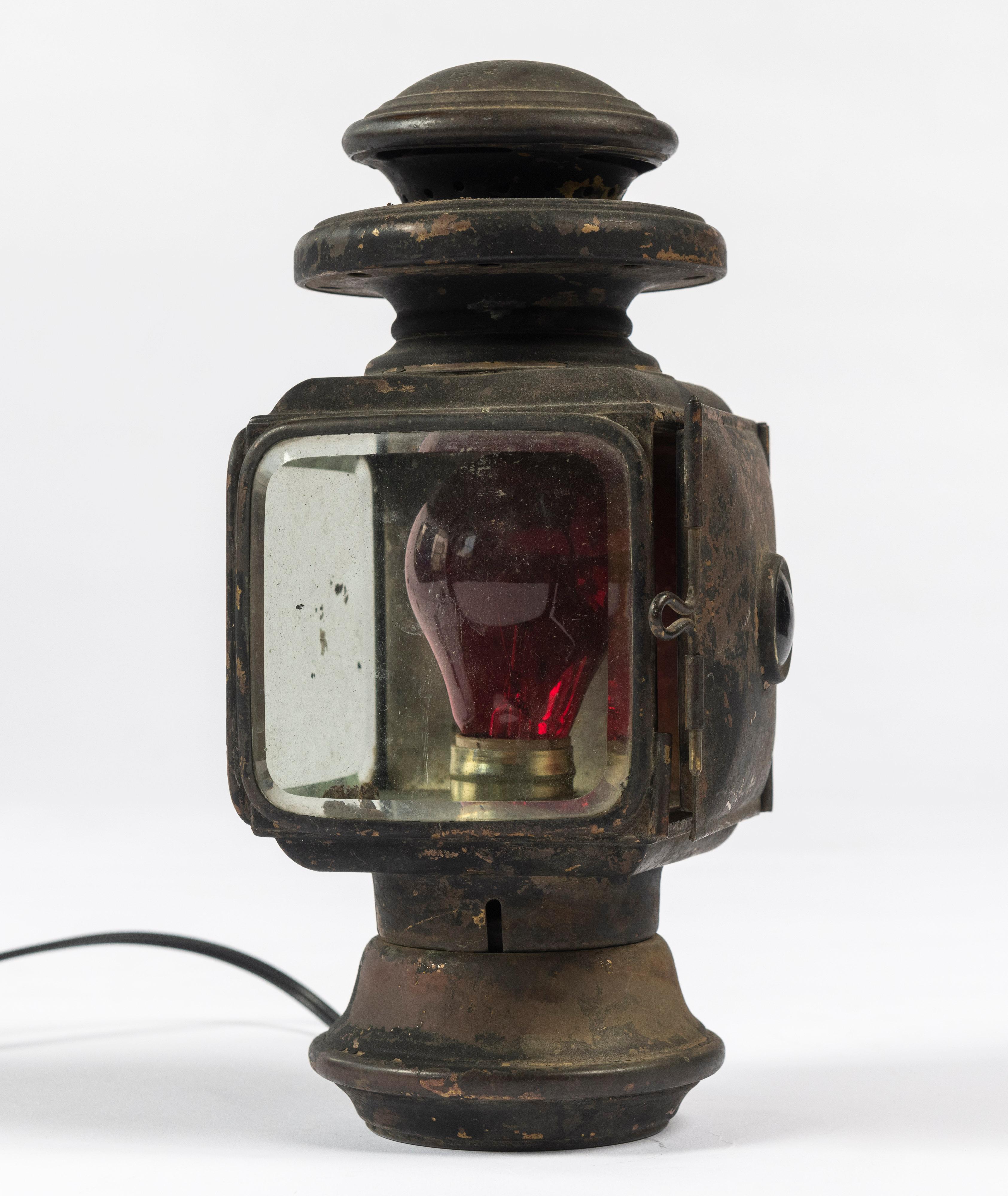 Steampunk Lampe à lanterne ancienne en laiton pour voiture ou buggy, modèle 104, Atwood Castle Co, câblée en vente