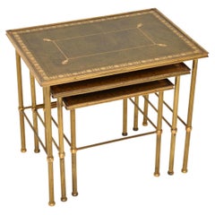 Tables gigognes en cuir et laiton antique