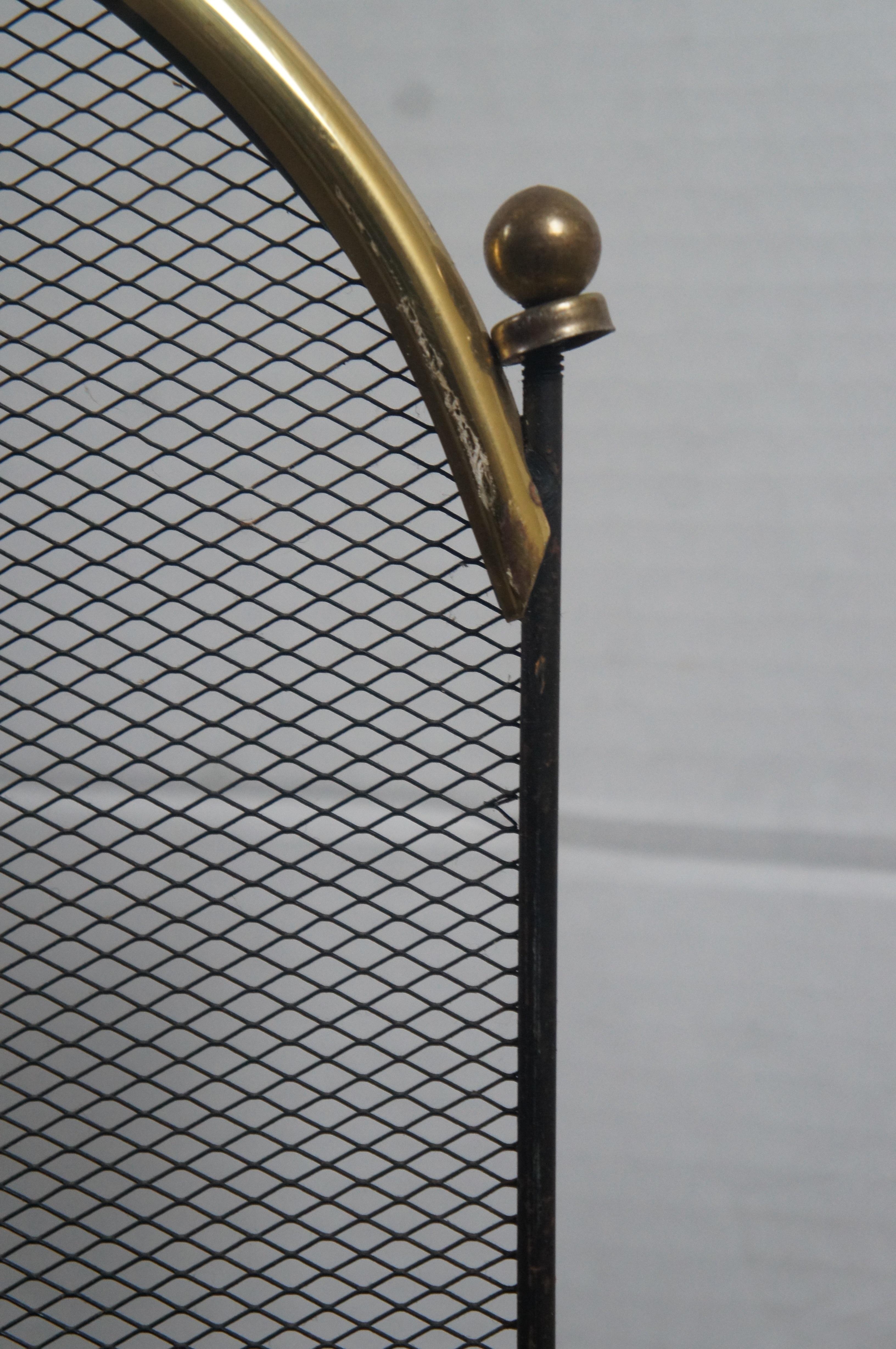 Schermo per caminetto Foldes a 3 pannelli in ottone antico e rete Hearthware 50