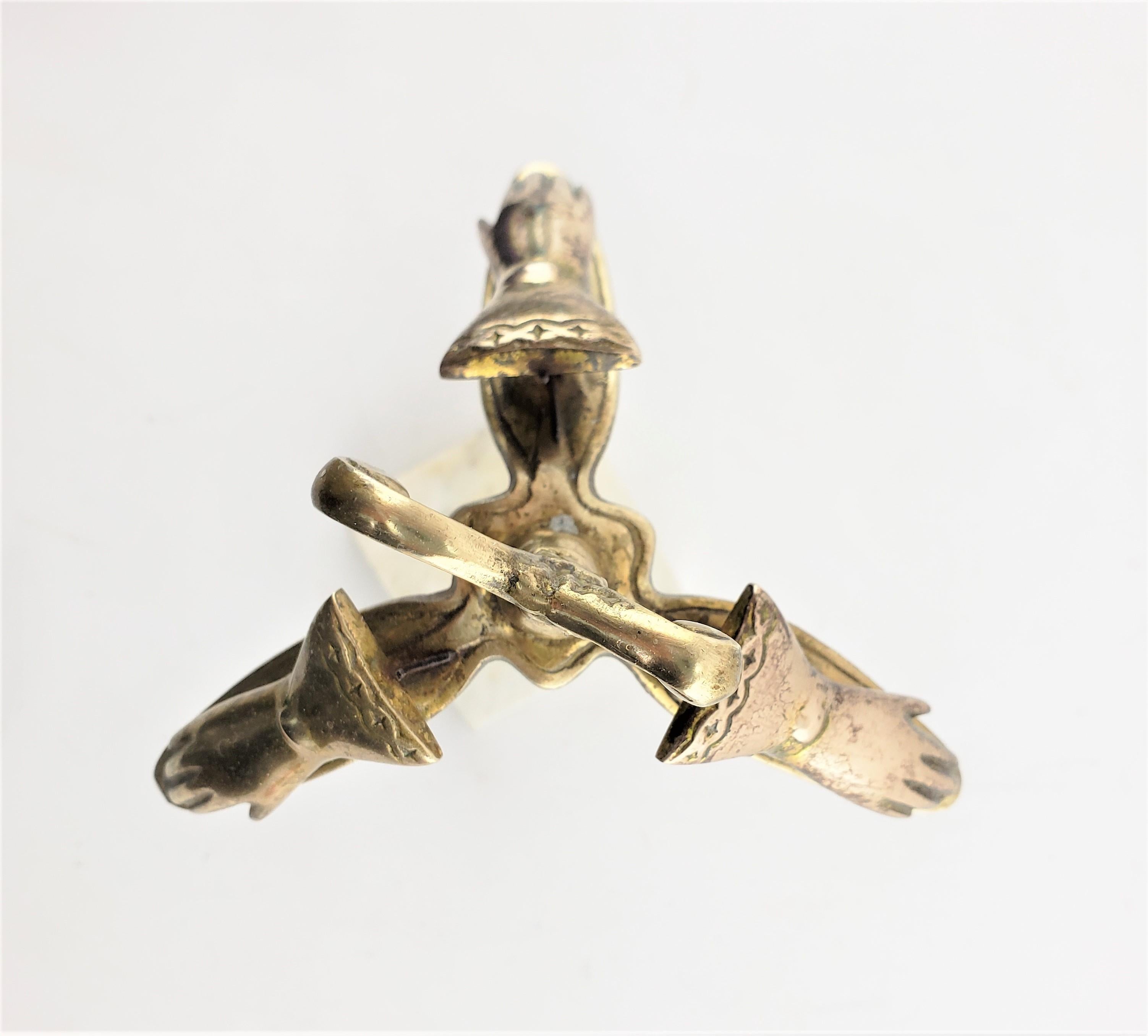 Antike Messing & Metall Figural viktorianischen Damen Handschuhe Clip Stand oder Halter im Zustand „Gut“ im Angebot in Hamilton, Ontario