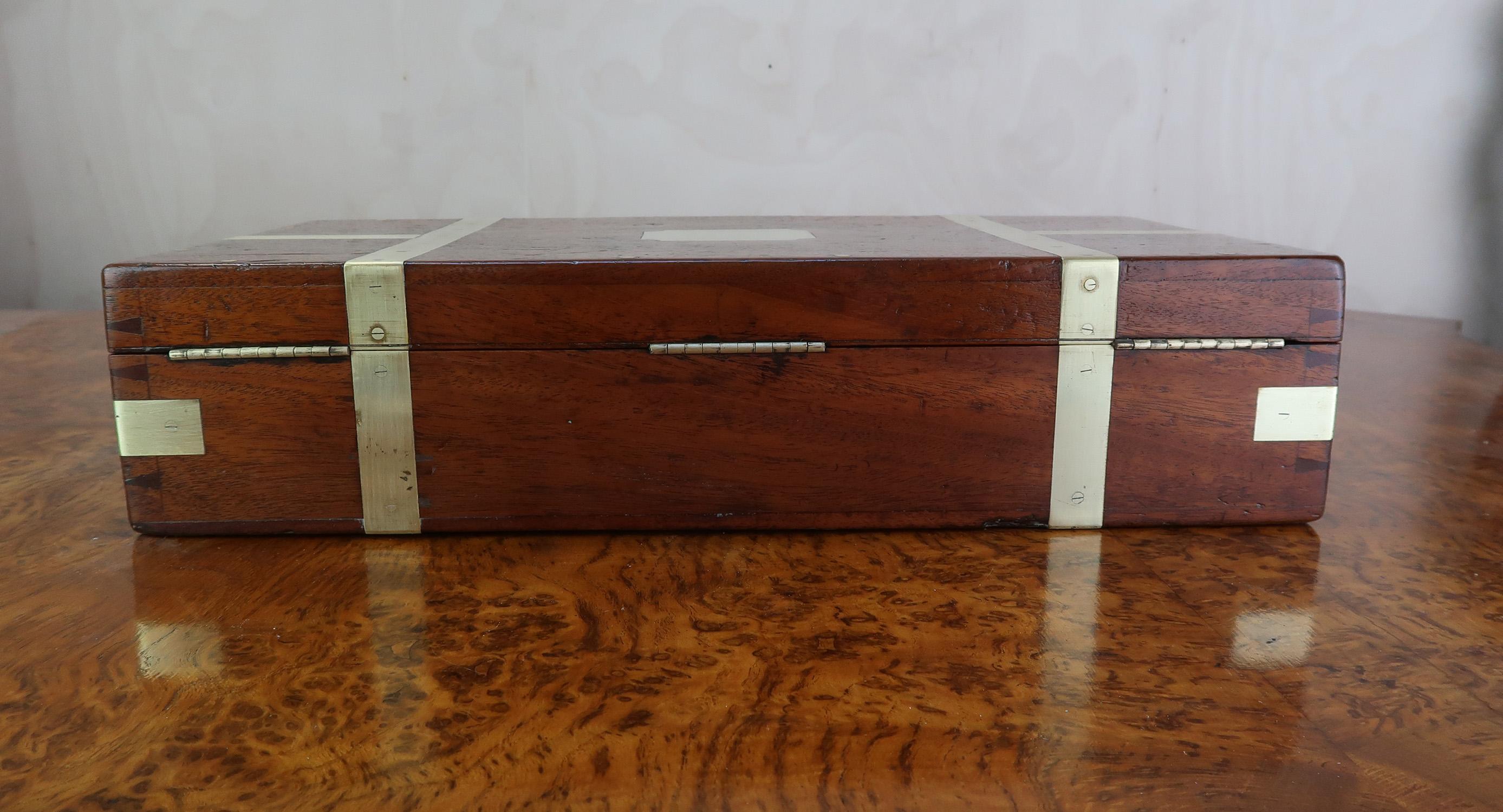 Antike Campaigner-Box aus Messing. Englisch, um 1850 (Mittleres 19. Jahrhundert) im Angebot