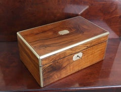 Antike Messing montiert Nussbaum Schreibbox mit geheimen Schubladen. Englisch C.1860