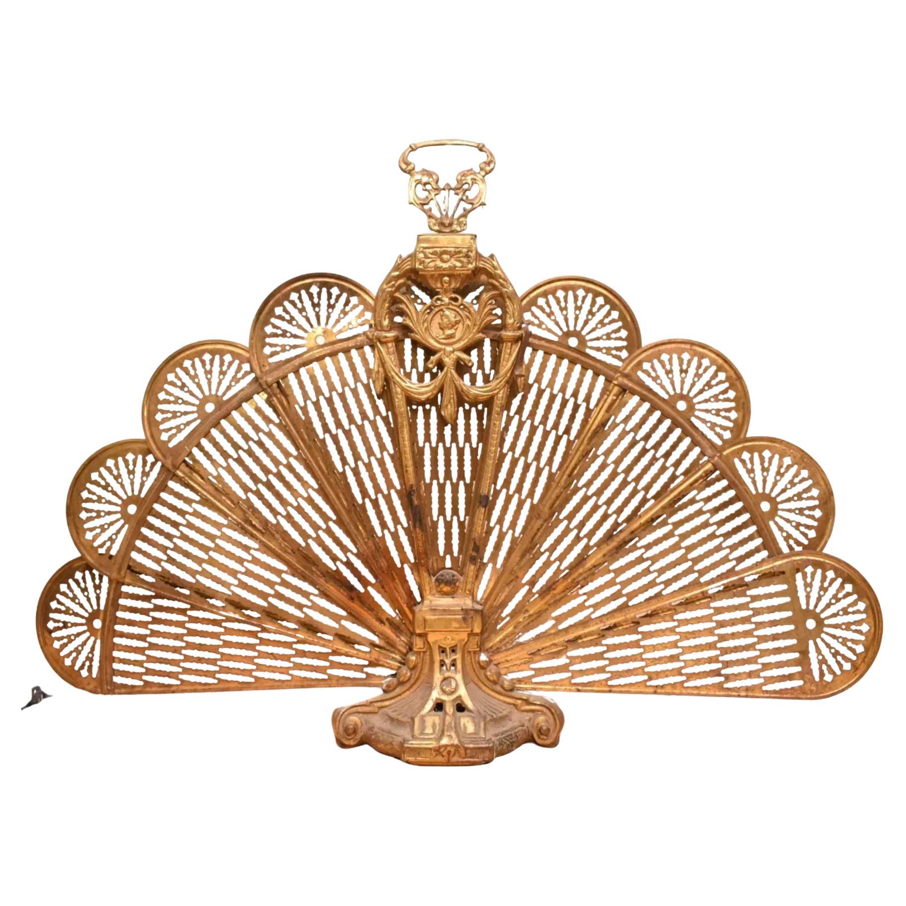 Paravent de cheminée pliable en laiton antique en forme de paon
