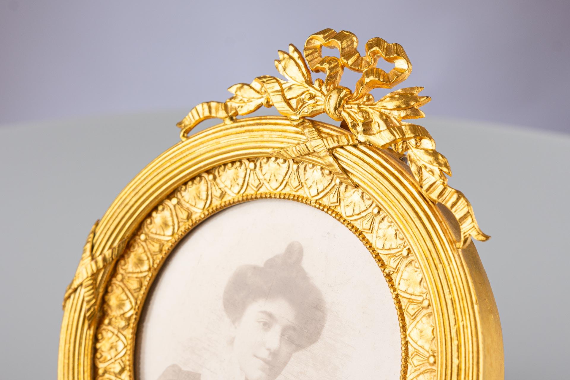 Cadre photo ancien en laiton, Cadre photo, France, Circa 1880, 5 x 5 cm Bon état - En vente à Greven, DE