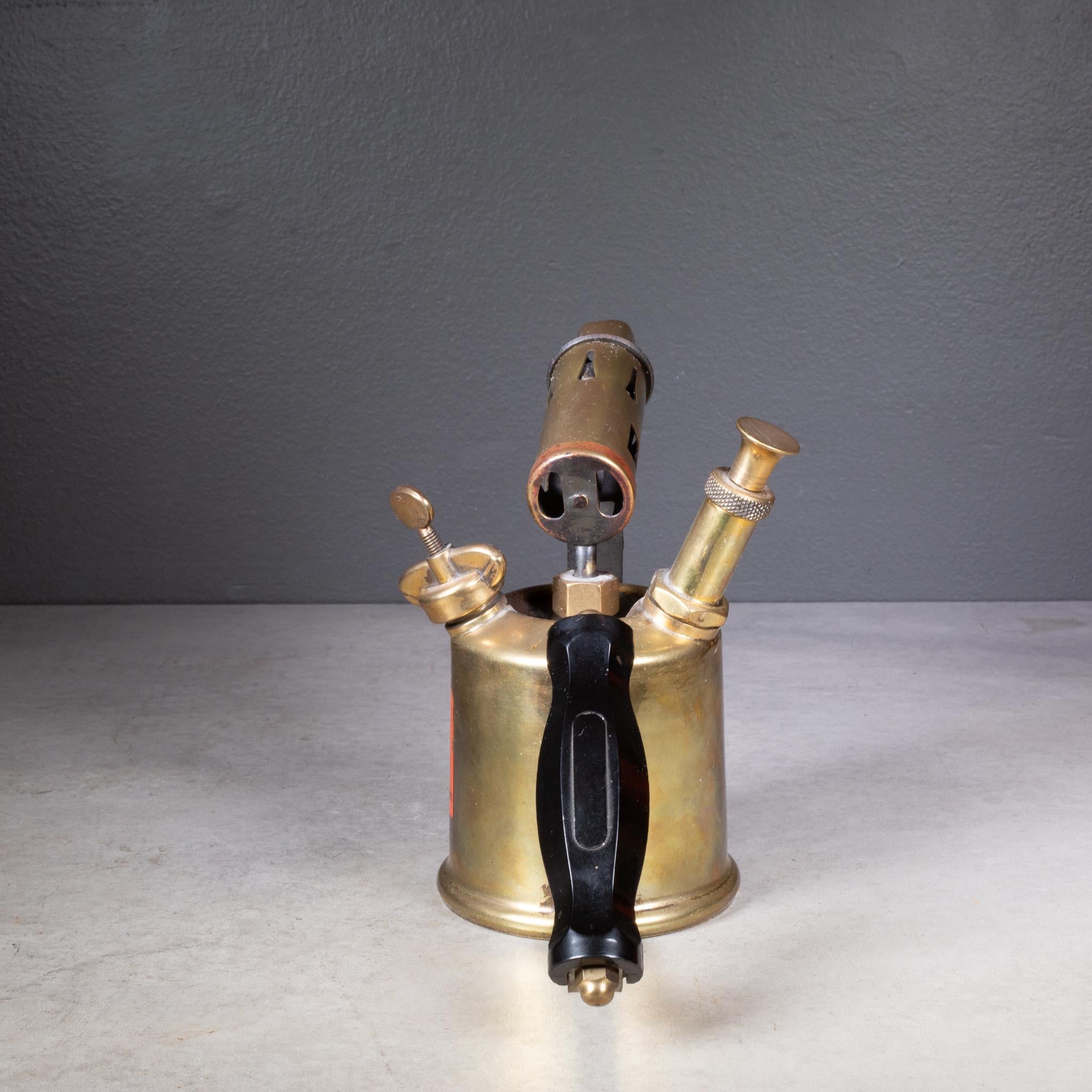 Antica fiamma ossidrica in ottone del 1900 circa, prodotta in Inghilterra In condizioni buone in vendita a San Francisco, CA
