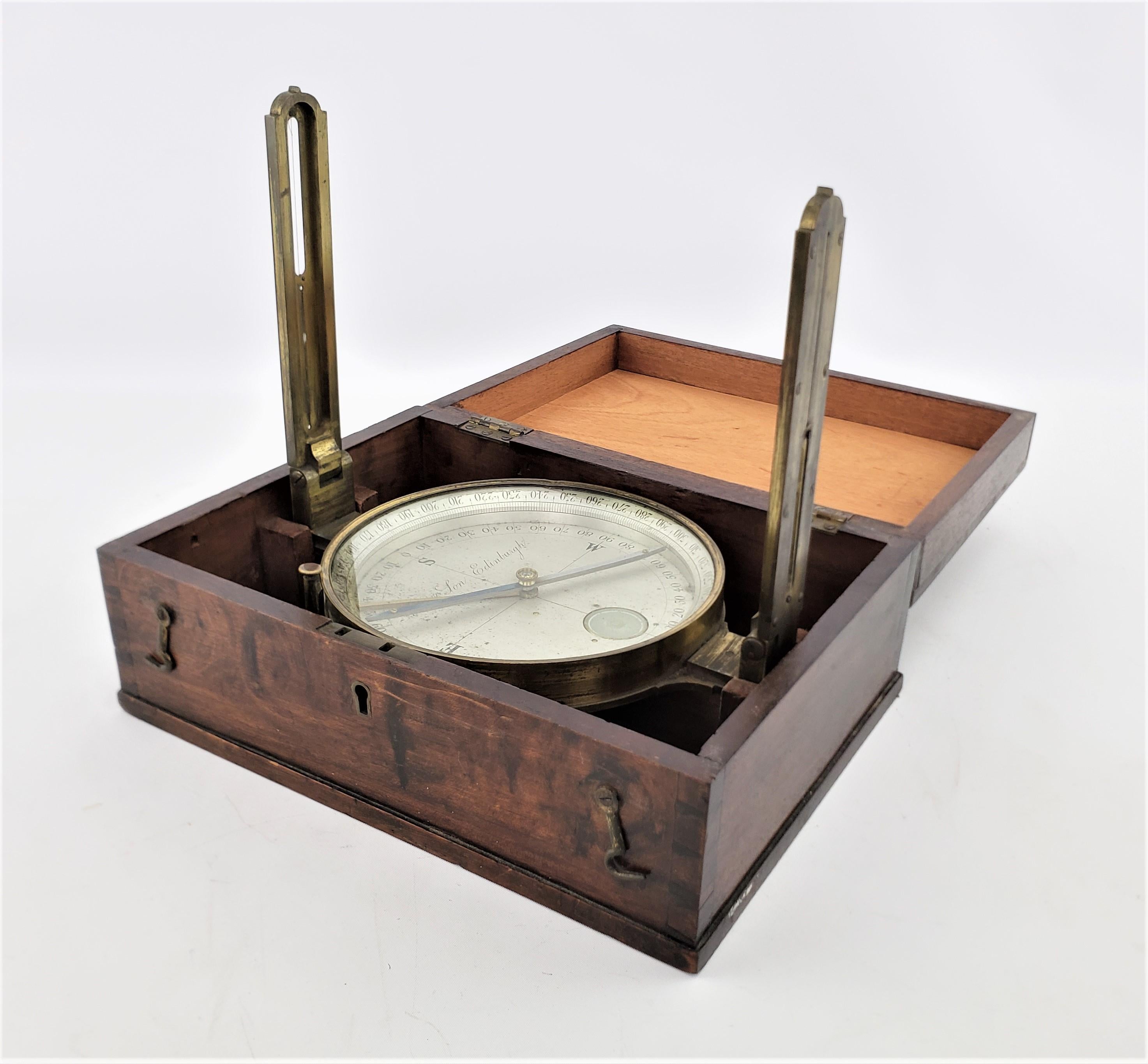 Antiker schottischer Vermessungskompass aus Messing in passender Holzschachtel (Viktorianisch) im Angebot