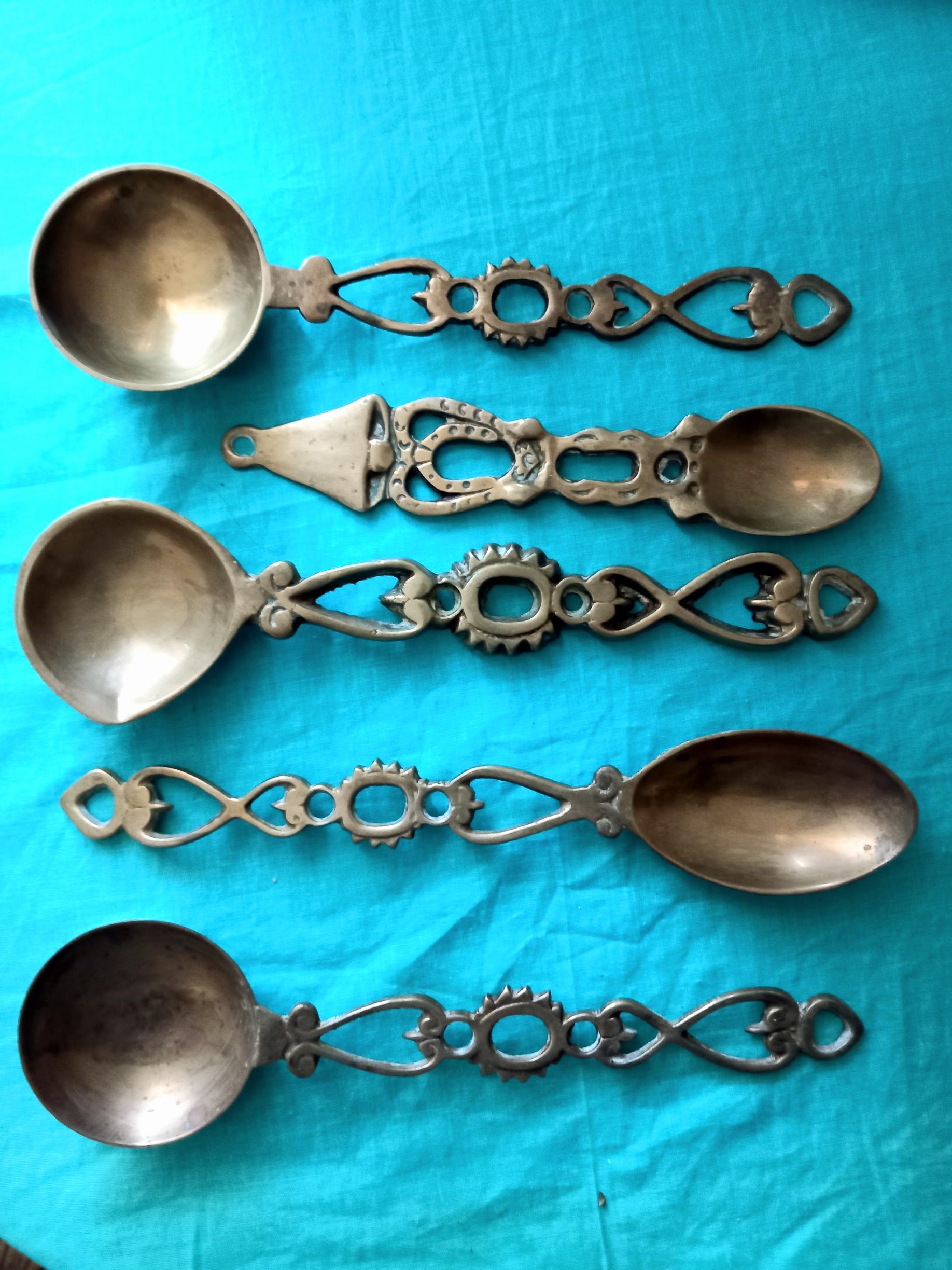 Antique Brass Spoons Wall Kitcken Decoration Spoain 19th Century For Sale 1