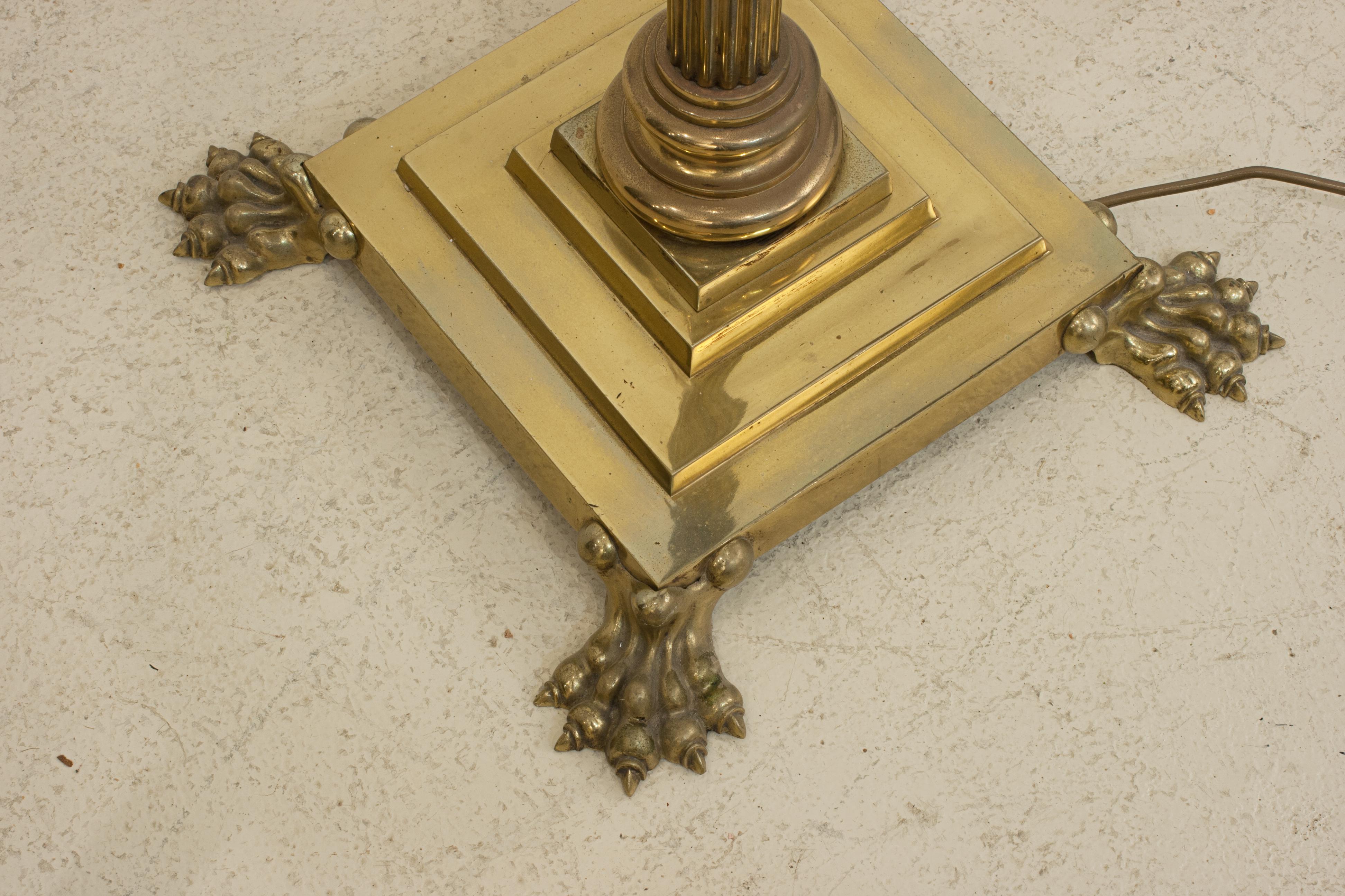 Lampe standard en laiton antique en vente 4
