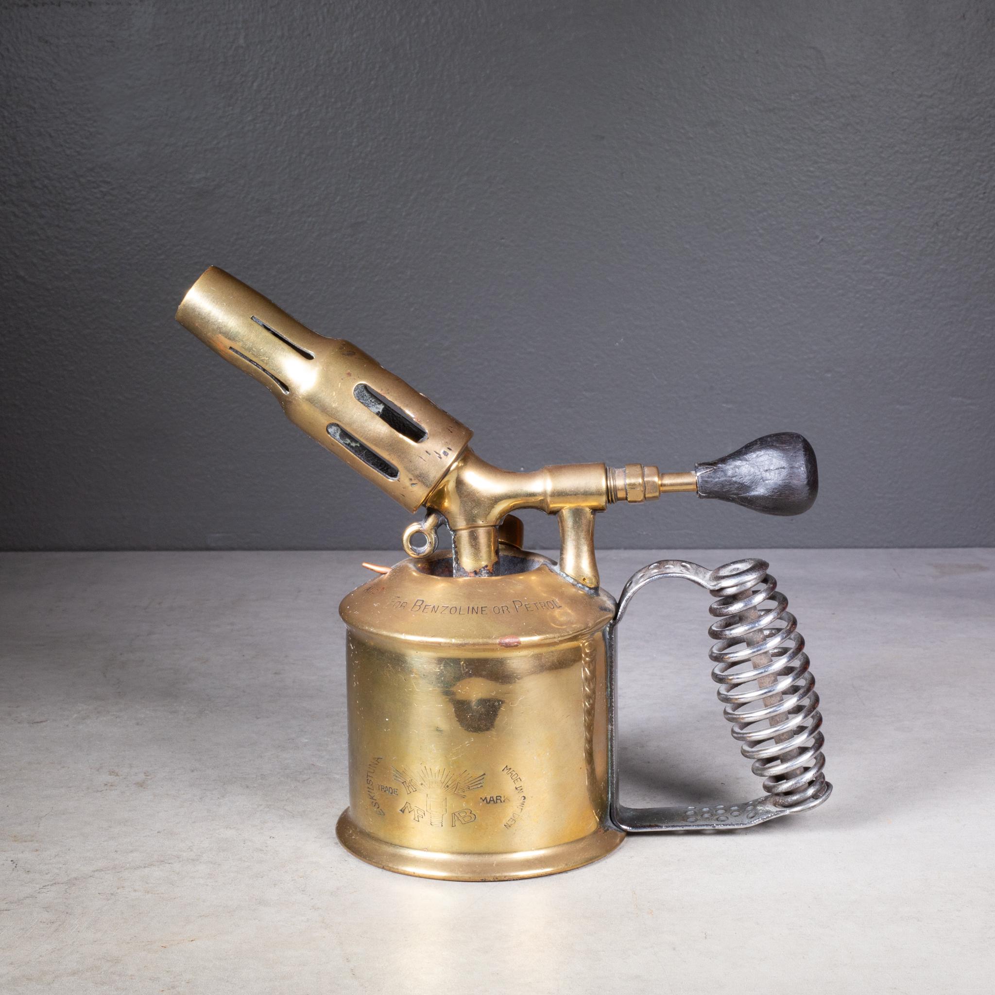 Suédois Torche de plongeur à trois couronnes ancienne en laiton, vers 1900, fabriqué en Suède en vente