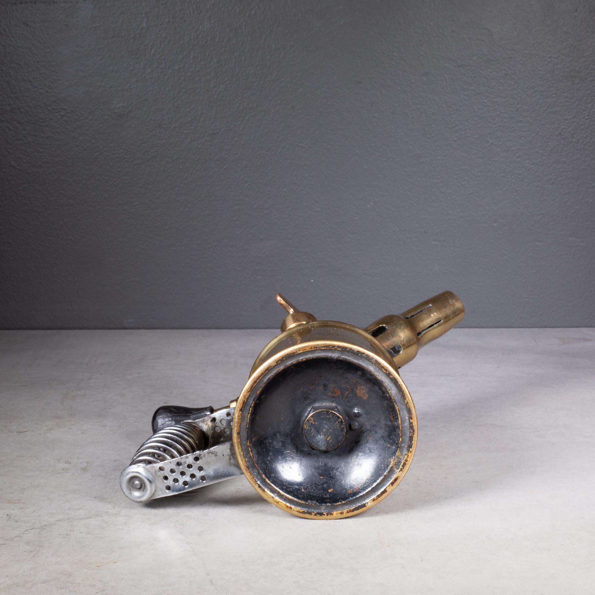 20ième siècle Torche de plongeur à trois couronnes ancienne en laiton, vers 1900, fabriqué en Suède en vente