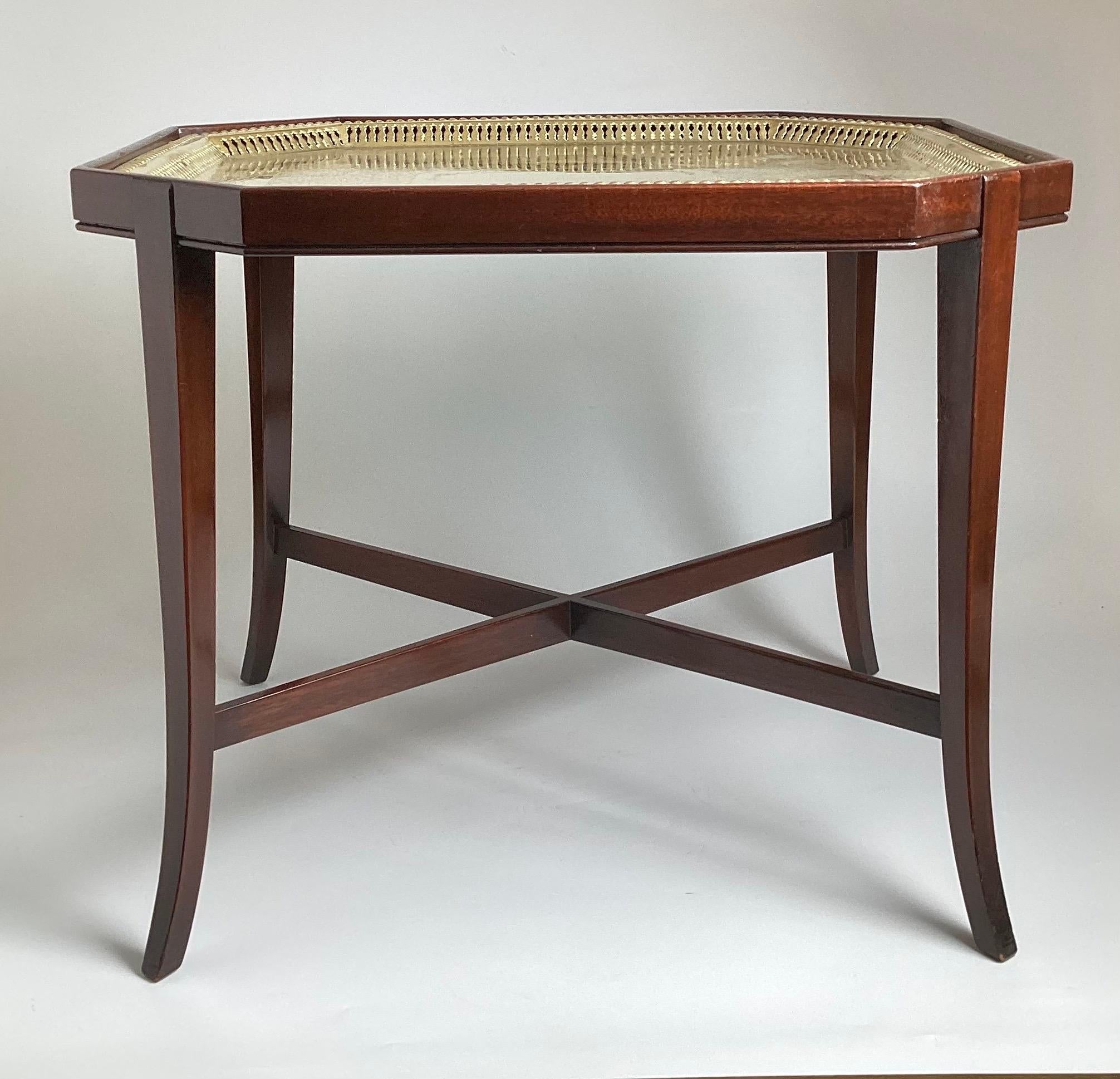 Antique Brass Tray with Table Base, English In Good Condition For Sale In Lambertville, NJ