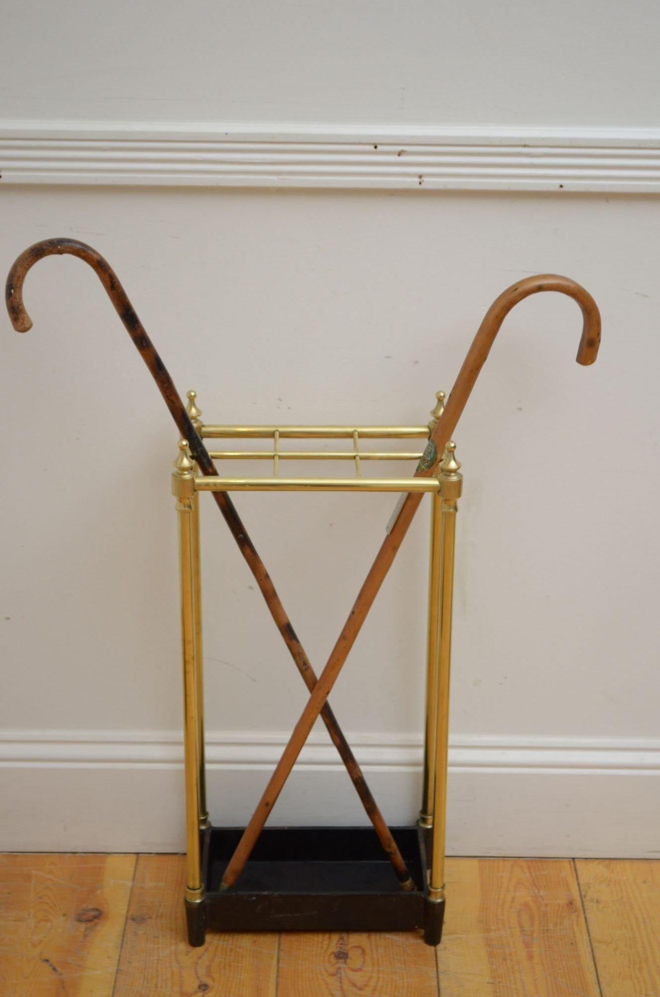 XIXe siècle Stand de parapluie en laiton antique en vente