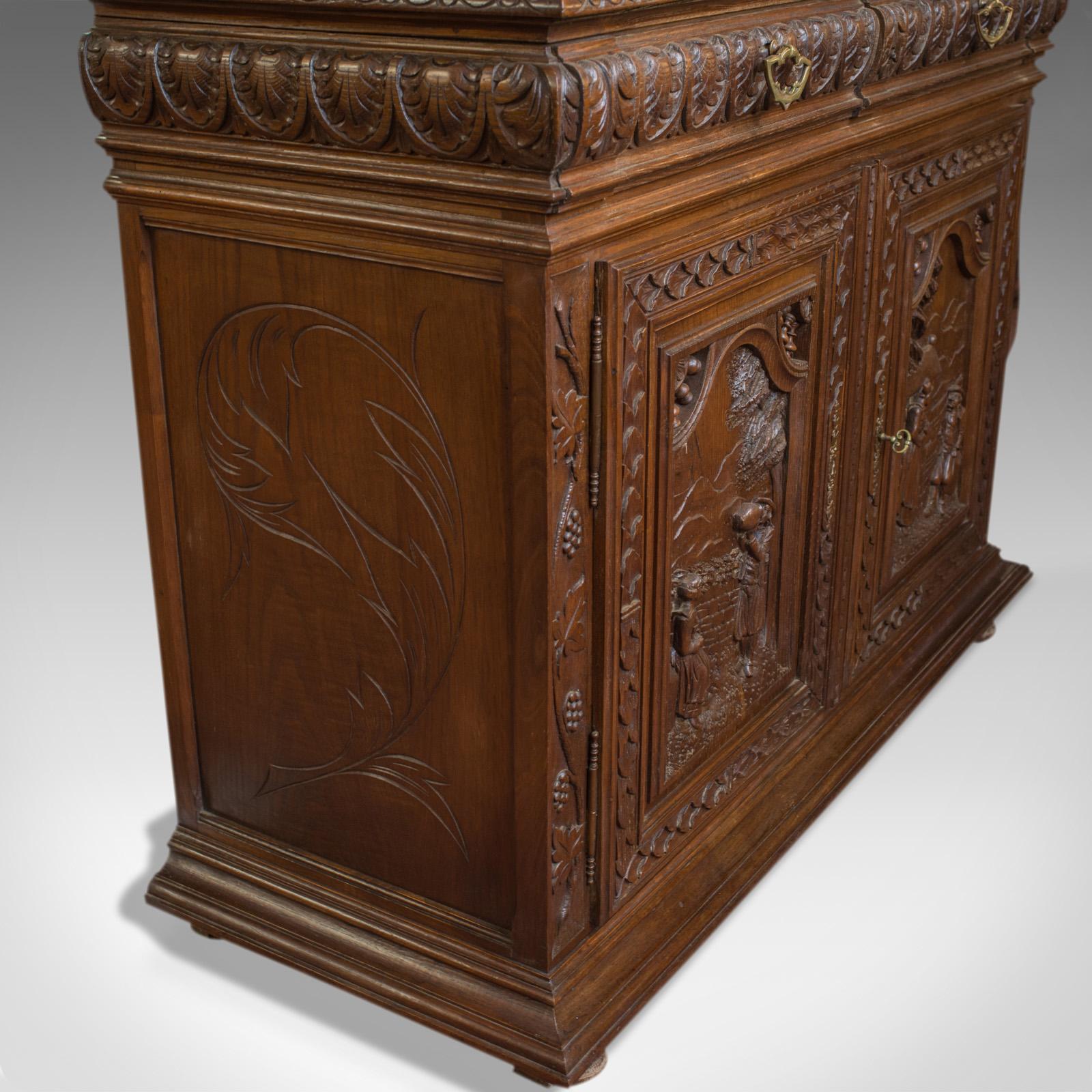 Französischer Breton-Schrank, geschnitztes französisches Sideboard, Eiche, spätes 19. Jahrhundert, um 1880 im Zustand „Gut“ im Angebot in Hele, Devon, GB