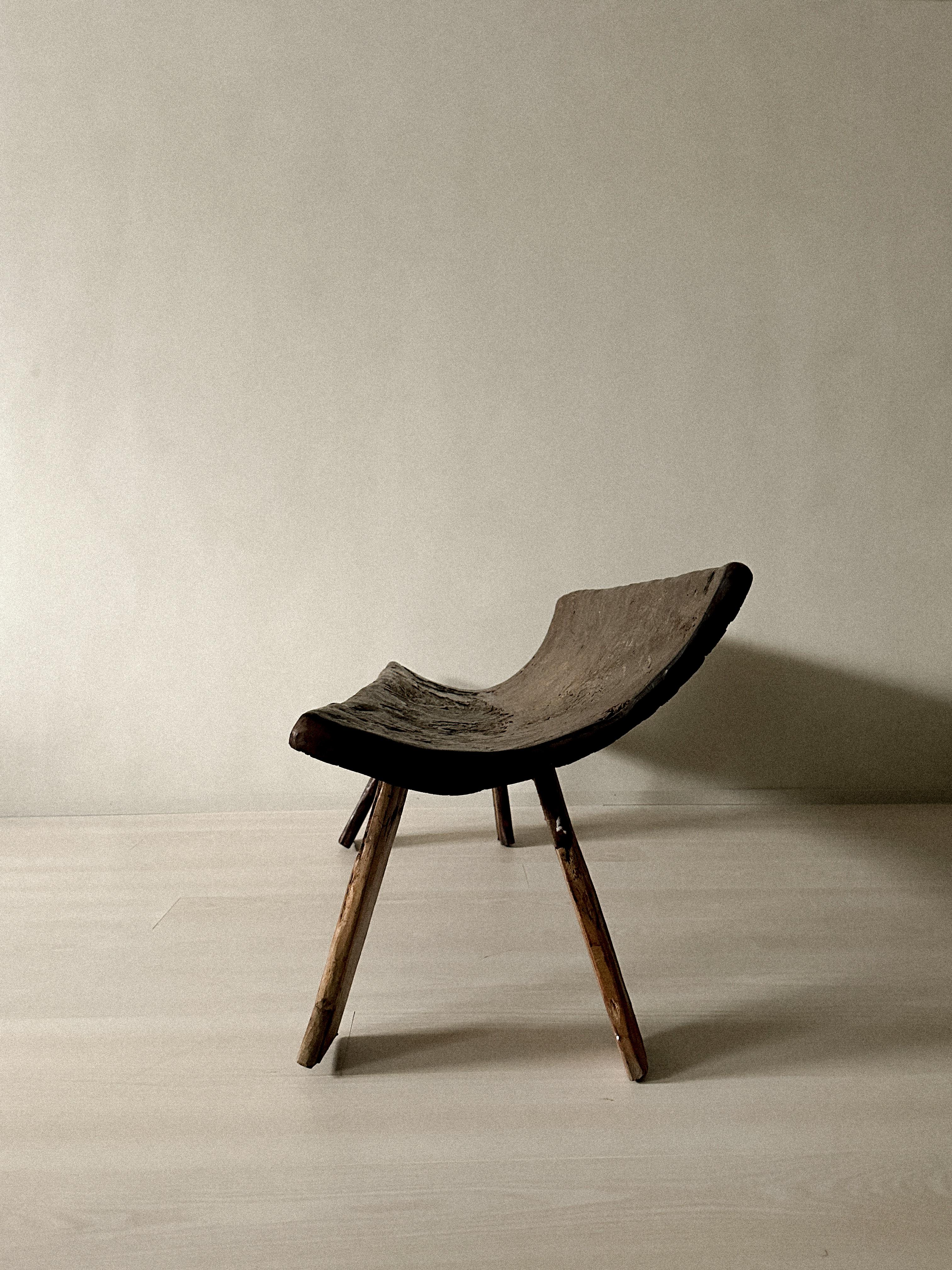 Antike Brautbank, skandinavische Wabi Sabi, ca.  1600s (Holz) im Angebot