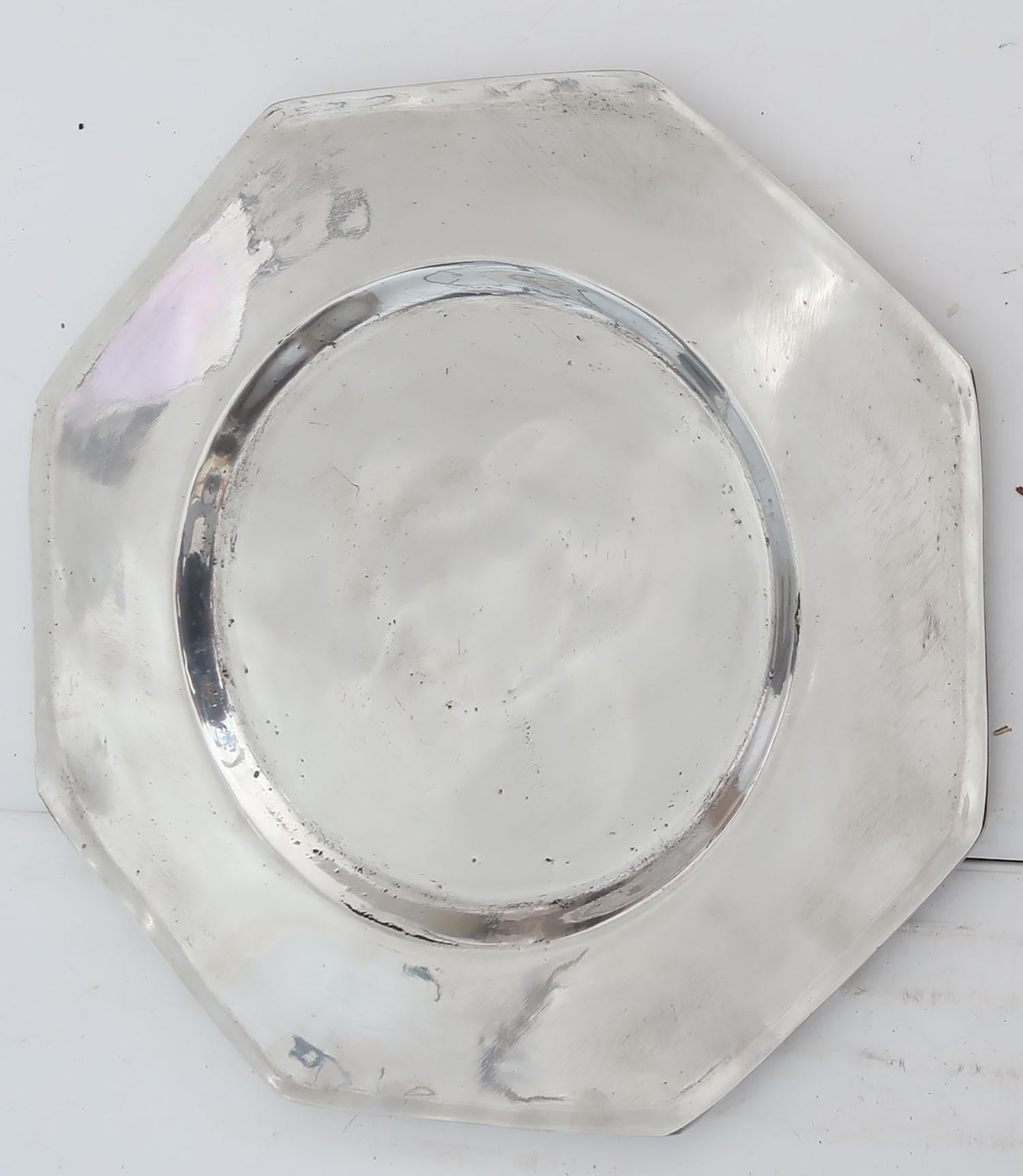 Fabulous pewter plate

Most unusual shape

Continental, probably Swedish

Clear touch mark on the underside

The pewter has been polished to its original shine to imitate polished silver. It was known as the Poor Man's Silver.


The great