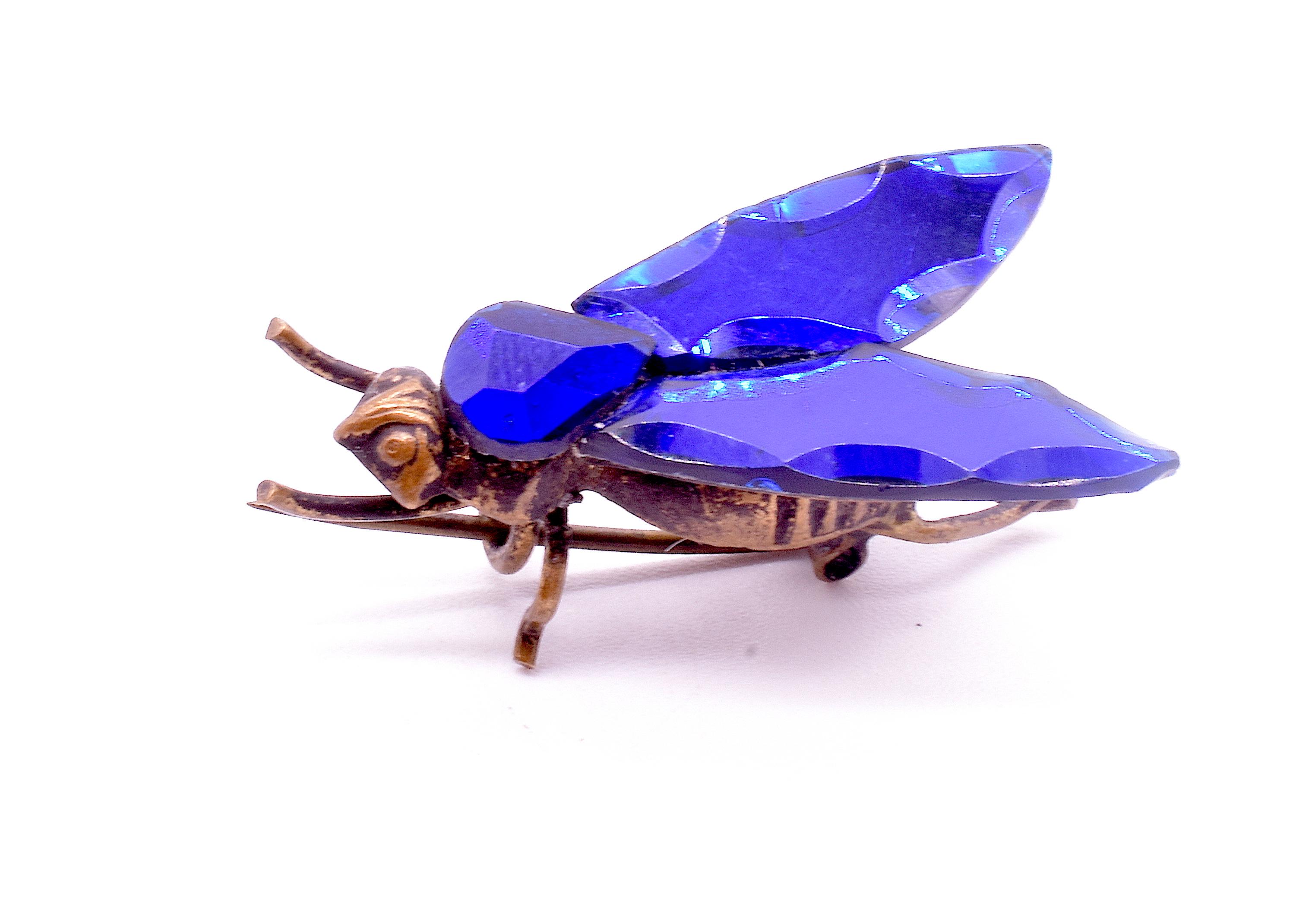Delightful Victorian deep blue Vauxhall glass bug will be wonderful to wear for dress up or casual events. Vauxhall mirrored glass jewelry was made at the Vauxhall Glassworks in the outskirts of London, as a way of using their extra shards of mirror