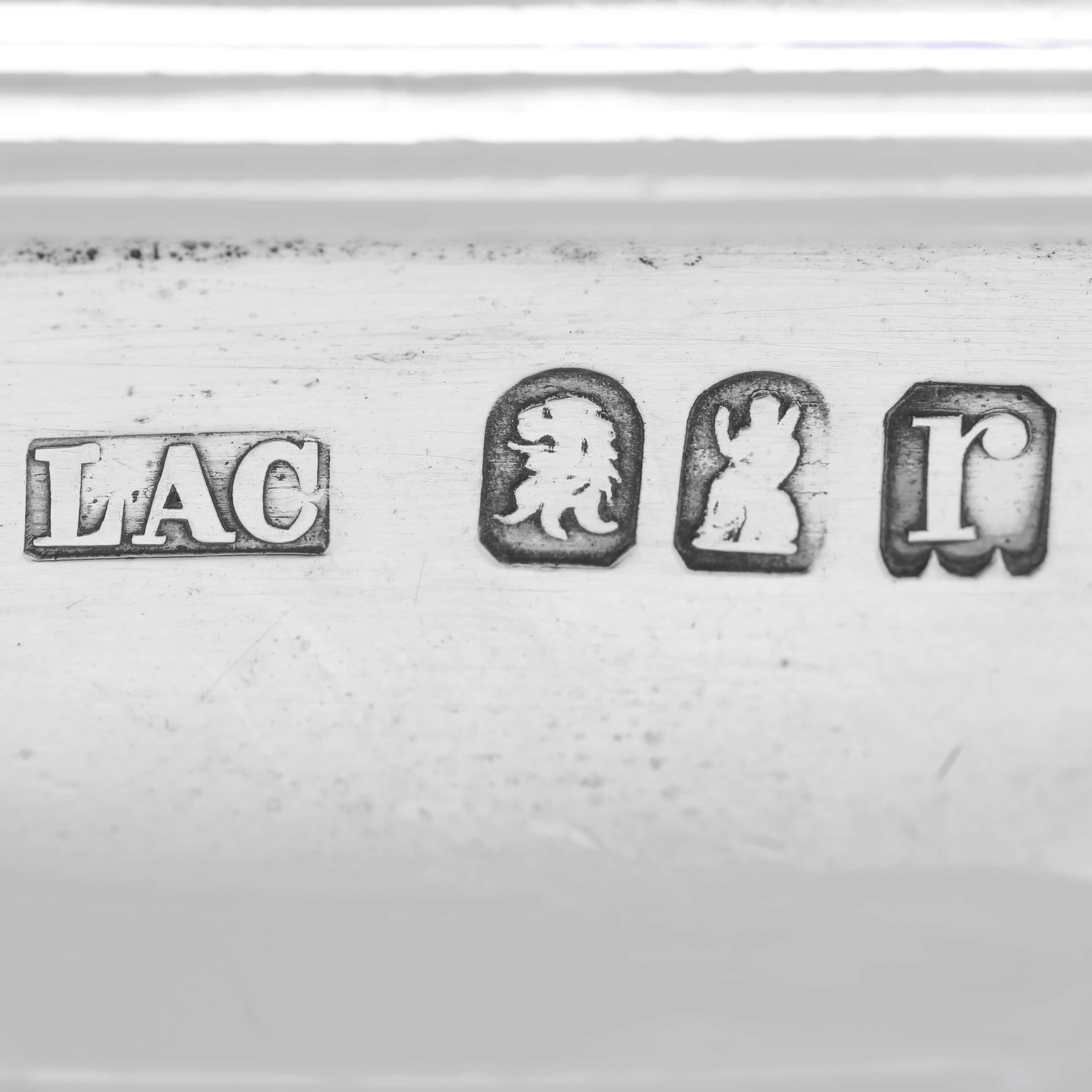 Antikes Salzstreuer-Set aus 4 Salzstreuern aus Britanniasilber – L. A. Crichton – 1912 (Frühes 20. Jahrhundert) im Angebot